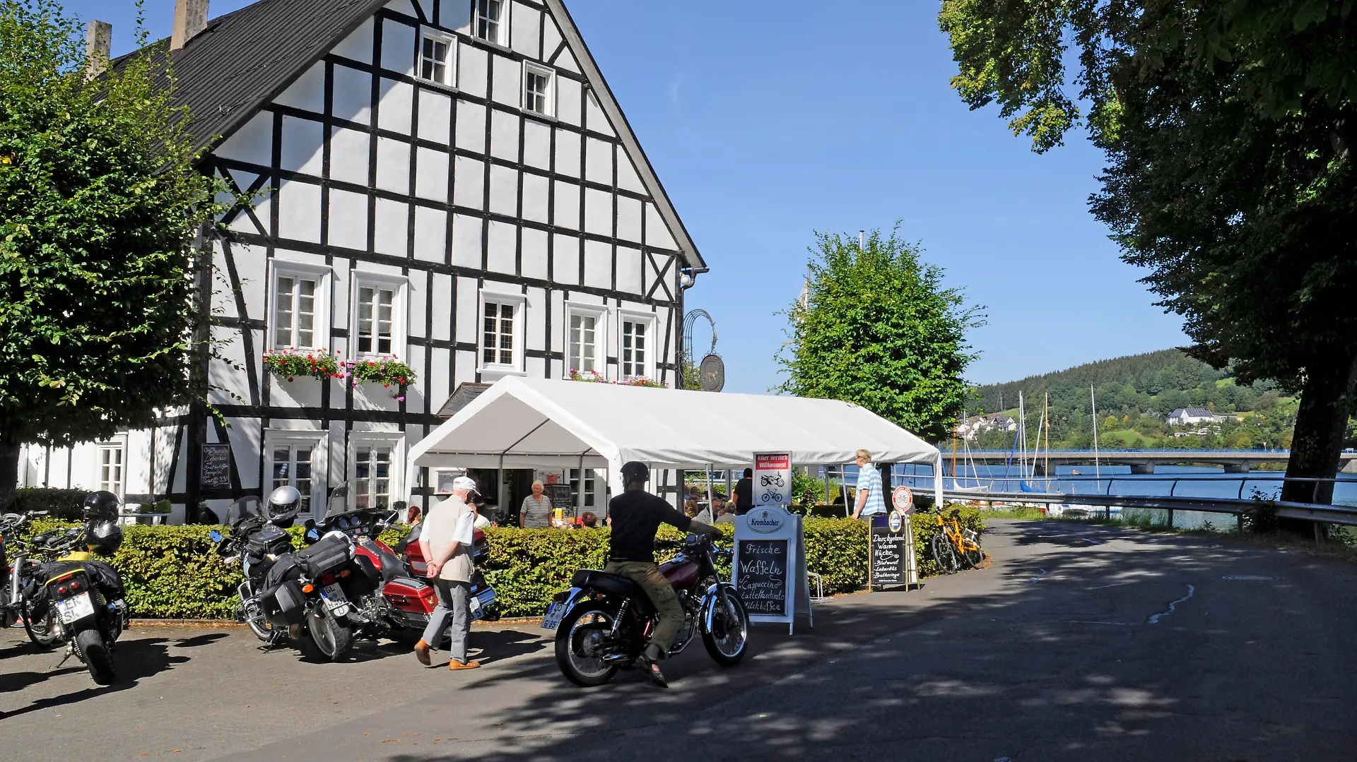 Restaurant Kalberschnacke, Listertalsperre, Olpe, Naturpark Ebbegebirge, Sauerland, Nordrhein-Westfalen, Deutschland / Lister