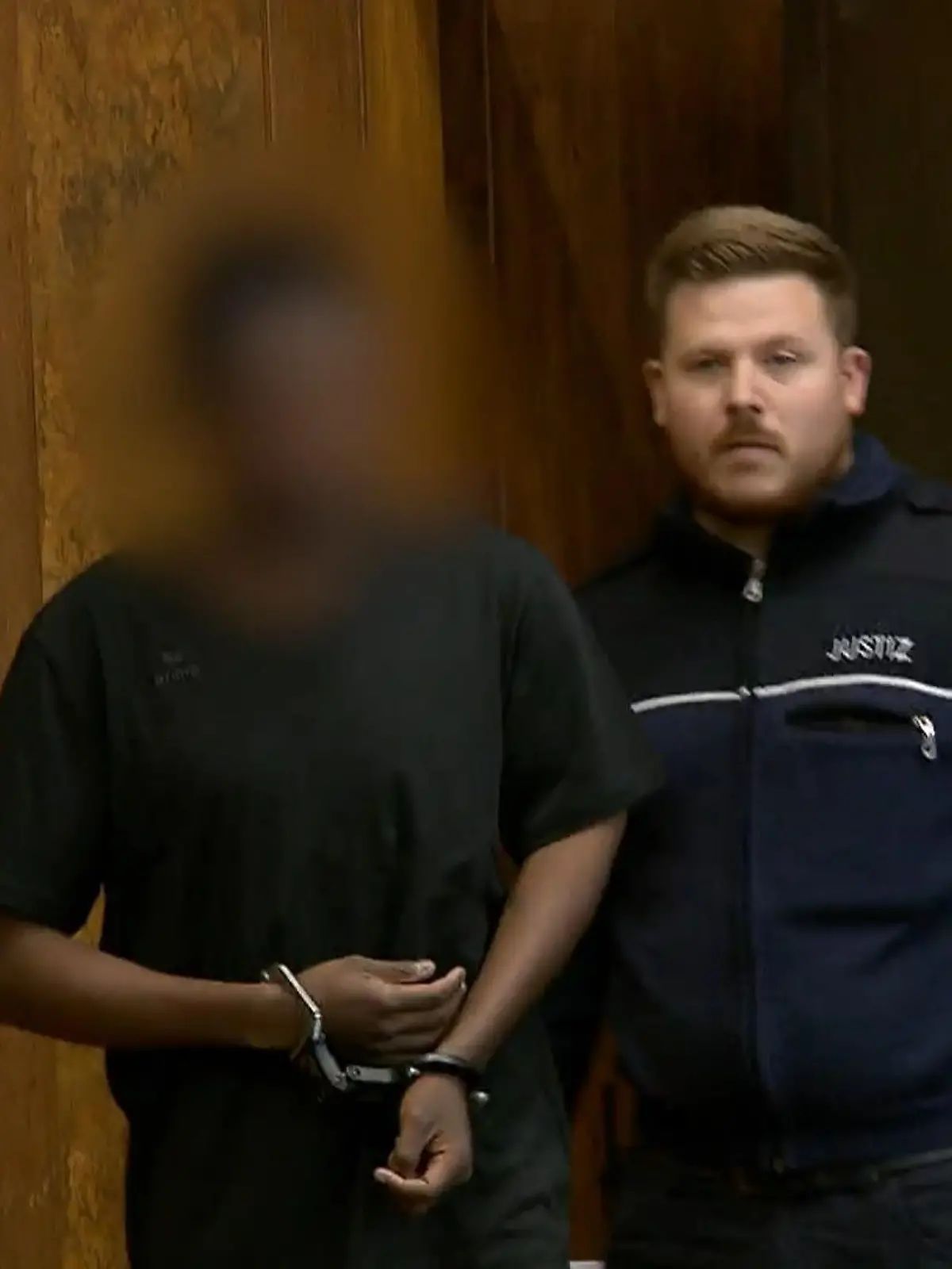 Bild zu: "Mann will wohl Bruder ermorden"