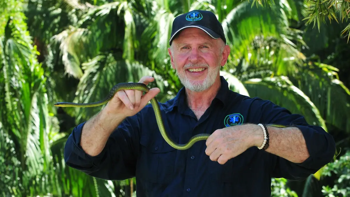 Dr. Bob. # Foto: RTL / Stefan Menne
Verwendung der Bilder für Online-Medien ausschließlich mit folgender Verlinkung: "Alle Infos zu "Ich bin ein Star - Holt mich hier raus!" im Special bei RTL.de: http://www.rtl.de/cms/sendungen/ich-bin-ein-star.html
NUR ZUR EINMALIGEN VERÖFFENTLICHUNG ! KEINE WEITERGABE AN DRITTE !
KEINE VERWENDUNG NACH DEM 09.02.2016 !! KEINE ARCHIVIERUNG !
Suchbegriff: Dschungelcamp *** Local Caption *** Verwendung der Bilder für Online-Medien ausschließlich mit folgender Verlinkung: "Alle Infos zu "Ich bin ein Star - Holt mich hier raus!" im Special bei RTL.de: http://www.rtl.de/cms/sendungen/ich-bin-ein-star.html
NUR ZUR EINMALIGEN VERÖFFENTLICHUNG ! KEINE WEITERGABE AN DRITTE !
KEINE VERWENDUNG NACH DEM 09.02.2016 !! KEINE ARCHIVIERUNG !
Suchbegriff: Dschungelcamp