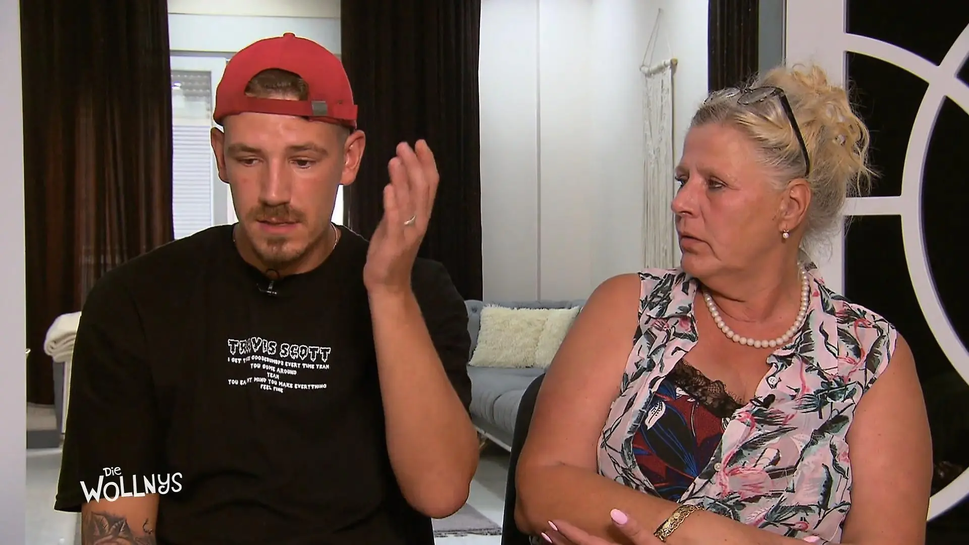 Silvia Wollny fasst es nicht: Mit seiner royalen Unkenntnis bringt Tim Katzenbauer seine Schwiegermama in spe echt zur Verzweiflung!