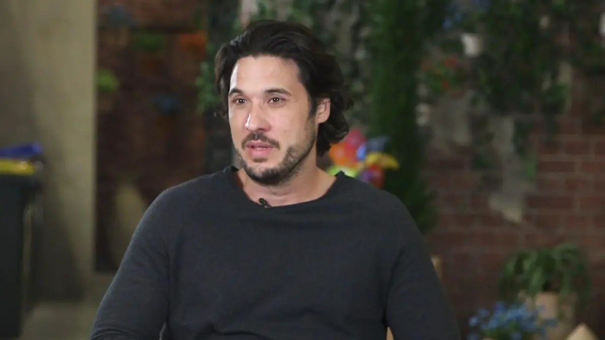 Für „Unter uns“-Schauspieler erfüllt sich Traum: Alexander Milo als  Bösewicht in der Schillerallee