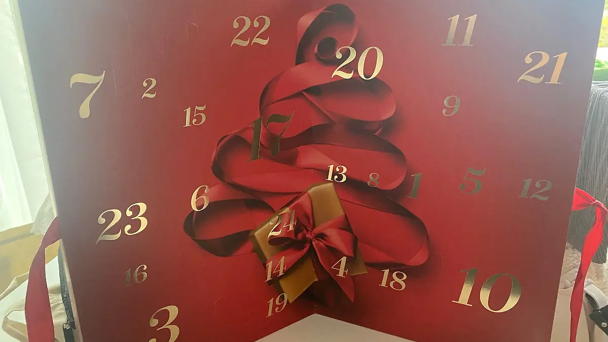 Das Design des Adventskalenders ist schlicht, aber trotzdem weihnachtlich.