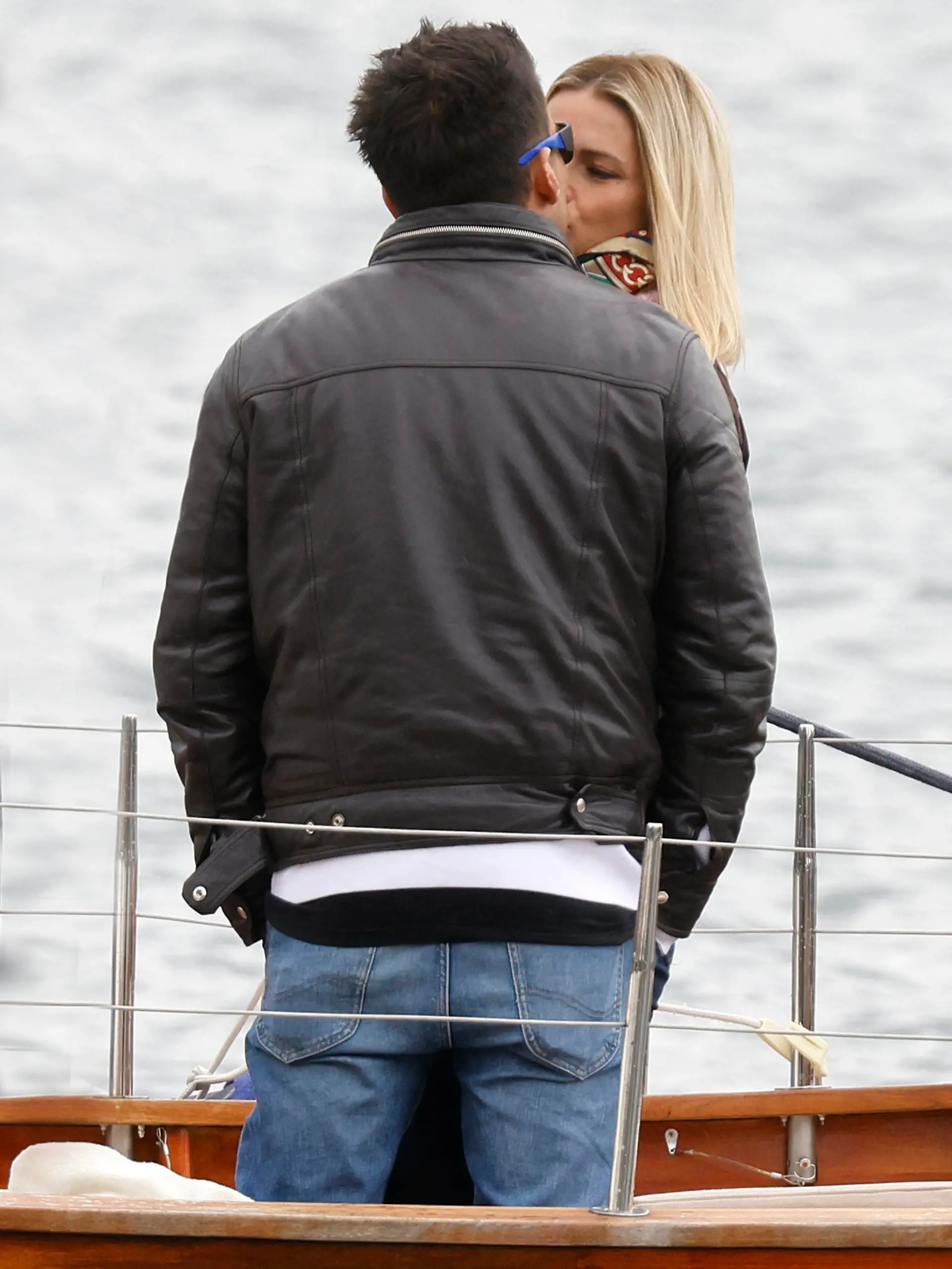 EXCLUSIVE: ***NO WEB UNTIL WED 7th NOV - h. 10,00 CET*** Michelle Hunziker and Alessandro Carollo sharing a kiss during a boat trip on the lake in Lugano, Switzerland.
04 Nov 2023
Pictured: Michelle Hunziker, Alessandro Carollo.
Photo credit: PIERPAOLO FERRERI / MEGA

TheMegaAgency.com
+1 888 505 6342