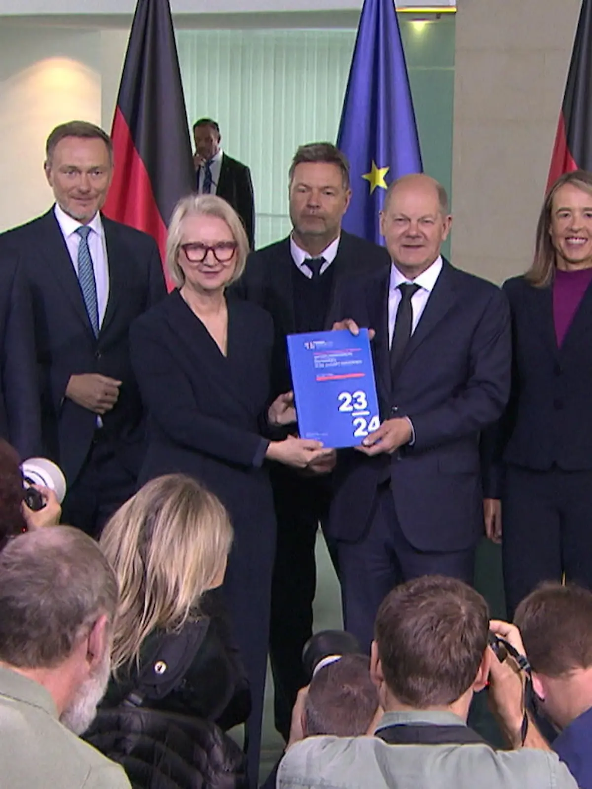Bild zu: "Lage der deutschen Wirtschaft"