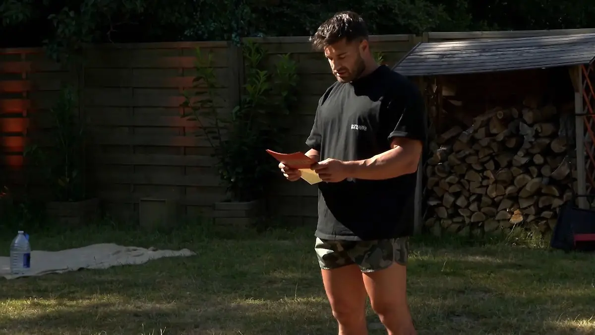 Aleks Brief bringt Vanessa zum Weinen - im negativen Sinne Krise im "Sommerhaus der Stars"