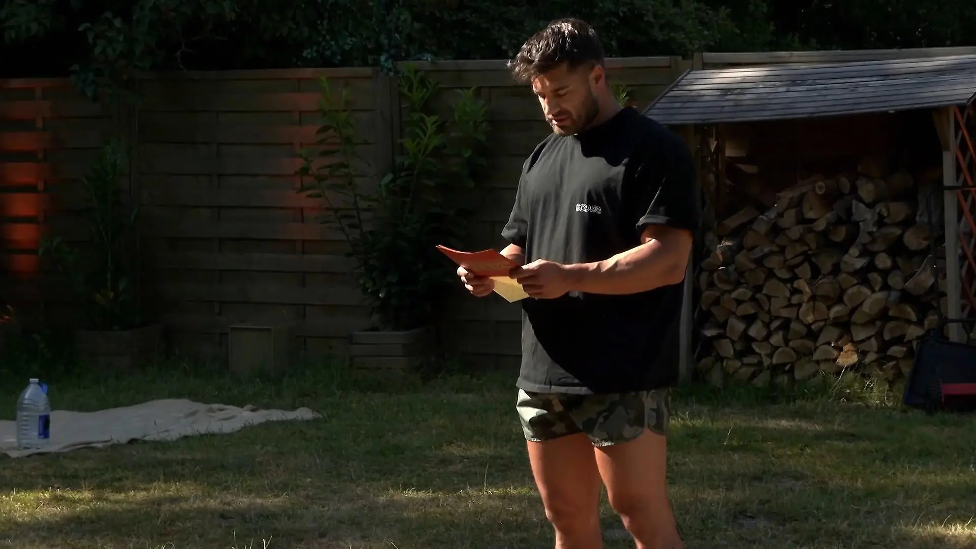 Aleks Brief bringt Vanessa zum Weinen - im negativen Sinne Krise im "Sommerhaus der Stars"
