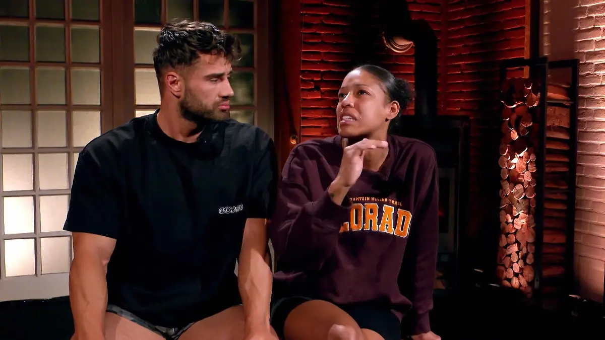 Aleks Petrovic und Vanessa Nwattu streiten sich nach dem Liebesbrief.