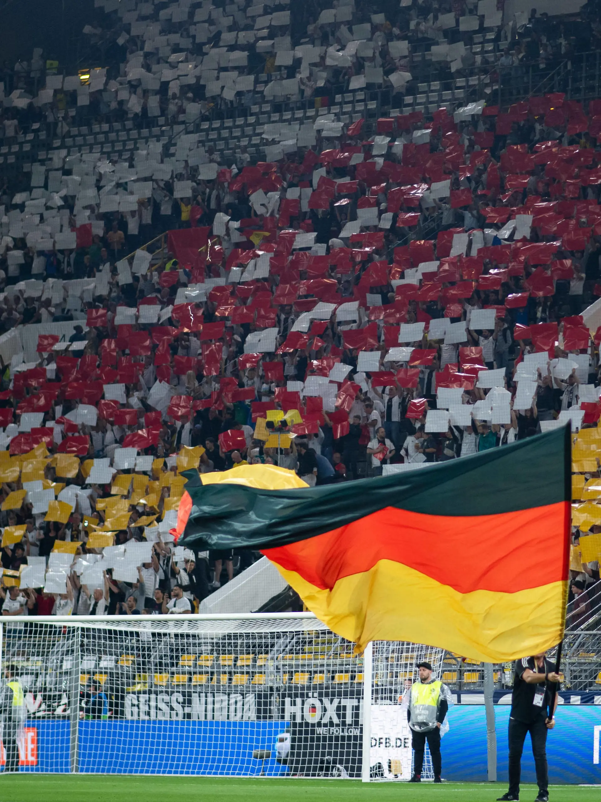 Choreo der Fans des Fanclub Nationalmannschaft vor dem Spiel mit Deutschland Fahne, GER, Deutschland vs Frankreich, DFB Fussball Nationalmannschaft Herren, Saison 2023/2024, 12.09.2023 DFB regulations prohibit any use of photographs as image sequences and/or quasi-video GER, Deutschland vs Frankreich, DFB Fussball Nationalmannschaft Herren, Saison 2023/2024, 12.09.2023 Dortmund *** Choreo of the fans of the fan club national team before the match with Germany flag, GER, Germany vs France, DFB national football team men, season 2023 2024, 12 09 2023 DFB regulations prohibit any use of photographs as image sequences and or quasi video GER, Germany vs France, DFB national football team men, season 2023 2024, 12 09 2023 Dortmund Copyright: xEibner-Pressefoto/Memmlerx EP_MMR