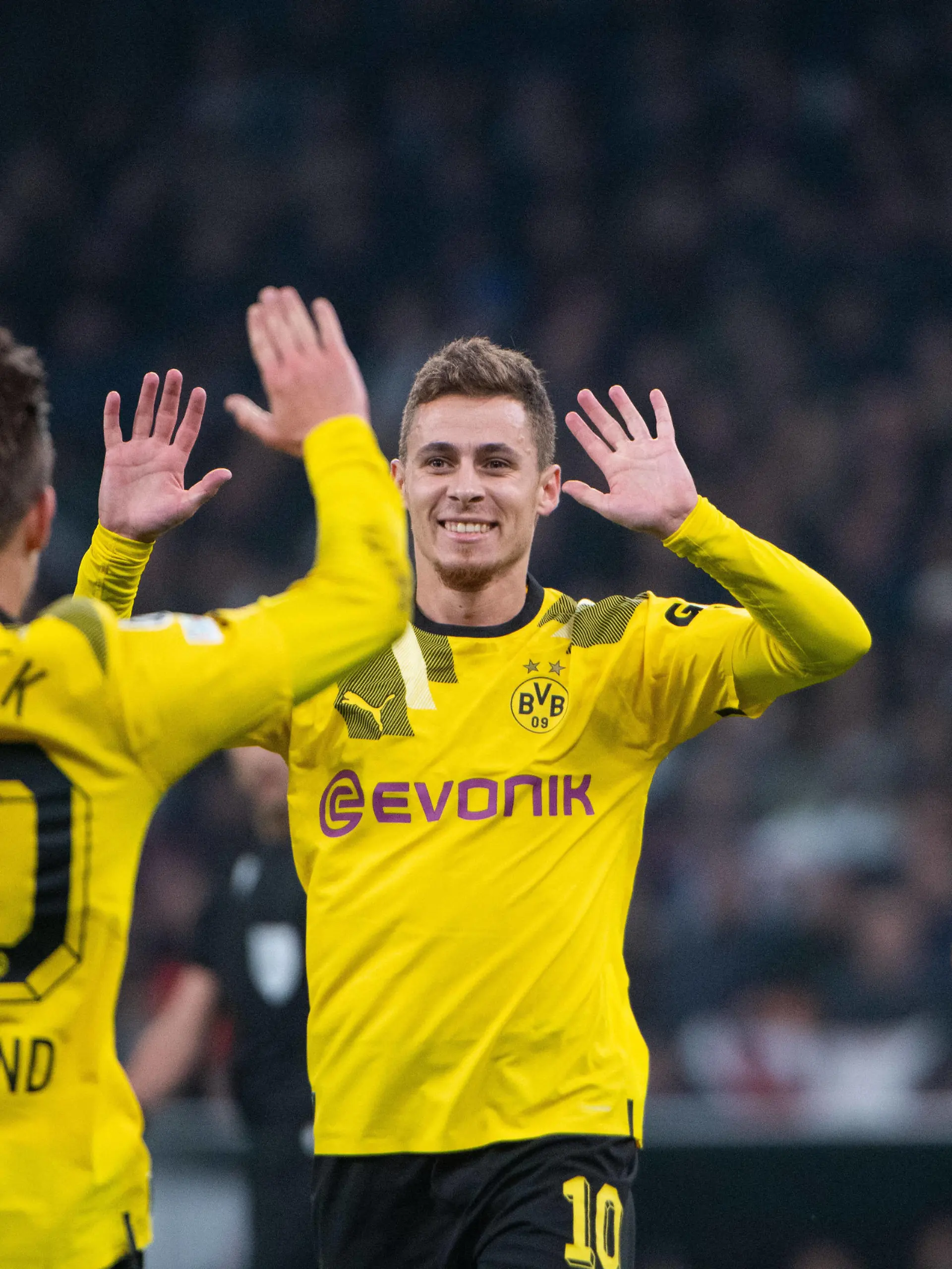  Thorgan Hazard Borussia Dortmund 10, Felix Passlack Borussia Dortmund 30 jubeln ueber das Tor zum 0:1, DEN, FC Kopenhagen vs. Borussia Dortmund, UEFA Champions League, 6. Spieltag Gruppe G, Spielzeit 2022/2023, 02.11.2022 DFB/DFL regulations prohibit any use of photographs as image sequences and/or quasi-video DEN, FC Kopenhagen vs. Borussia Dortmund, UEFA Champions League, 6. Spieltag Gruppe G, Spielzeit 2022/2023, 02.11.2022 Kopenhagen *** Thorgan Hazard Borussia Dortmund 10 , Felix Passlack Borussia Dortmund 30 cheer over goal to 0 1, DEN, FC Copenhagen vs Borussia Dortmund, UEFA Champions League, Matchday 6 Group G, Season 2022 2023, 02 11 2022 DFB DFL regulations prohibit any use of photographs as image sequences and or quasi video DEN, FC Copenhagen vs Borussia Dortmund, UEFA Champions League, Matchday 6 Group G, Season 2022 2023, 02 11 2022 Copenhagen Copyright: xEibner/Memmlerx EP_MMR