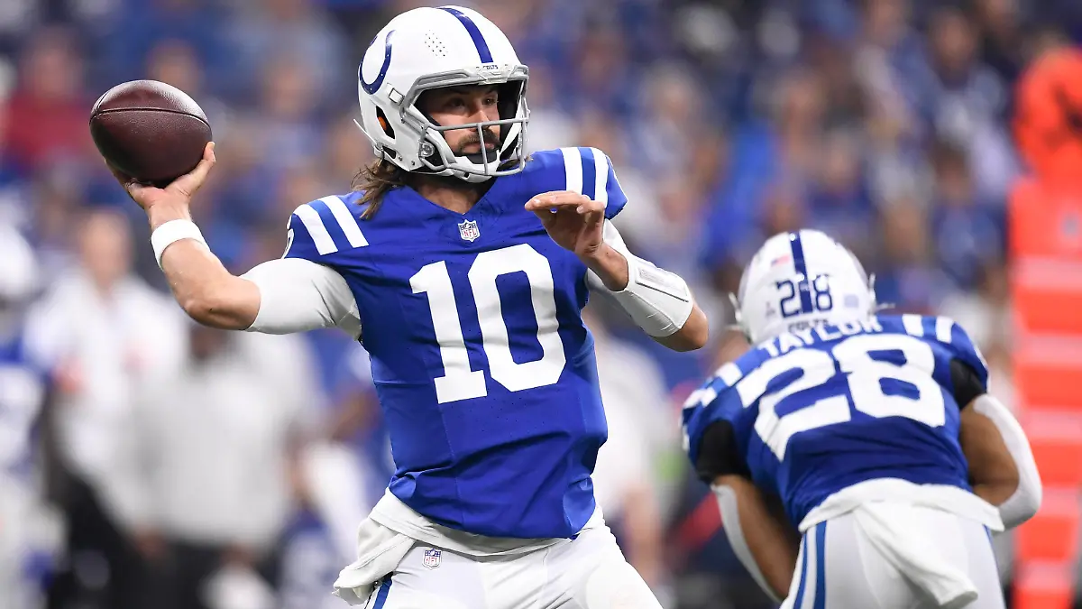 INDIANAPOLIS, IN - OCTOBER 29: Indianapolis Colts Quarterback Gardner Minshew 10 passes during the NFL, American Football Herren, USA game between the New Orleans Saints and the Indianapolis Colts on October 29, 2023, at Lucas Oil Stadium in Indianapolis, Indiana. Photo by Michael Allio/Icon Sportswire NFL: OCT 29 Saints at Colts EDITORIAL USE ONLY Icon116231029046
