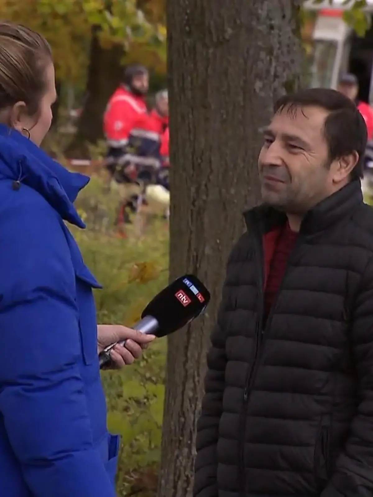 Sabah Ayoub hat den Todesschützen von Offenburg festgehalten, bis die Polizei anrückte und ihn mitnahm, berichtet er. Der Teenager hatte seine Pistole noch bei sich, außerdem Munition, um noch mehr Unheil anzurichten. Wie Ayoub das Drama erlebt hat, was andere Eltern sagen – in unserem Video!