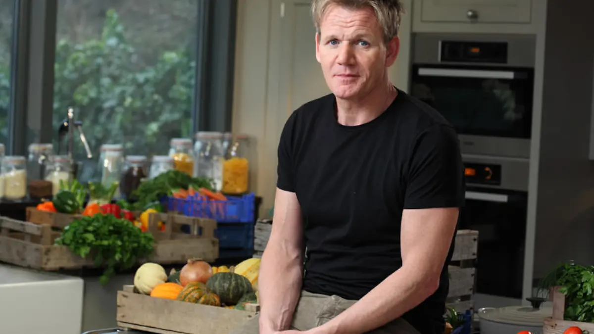 Gordon Ramsay's ultimate Home CookingBU: Gordon Ramsay zeigt den Zuschauern, wie sie auch zuhause schmackhafte Gerichte kochen können.BB: erste StaffelLand: UK