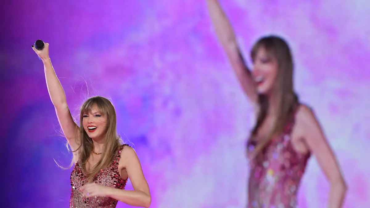 Taylor Swift gives her first show in Argentina Buenos Aires - In photos from November 9, 2023, Taylor Swift today opened the first of three sold-out shows scheduled in the country at River Plate s Monumental stadium. Buenos Aires Argentina PUBLICATIONxNOTxINxARG Copyright: xLatinxAmericaxNewsxAgencyxx 09-11-2023_buenos_aires-_en_las_fotos-9