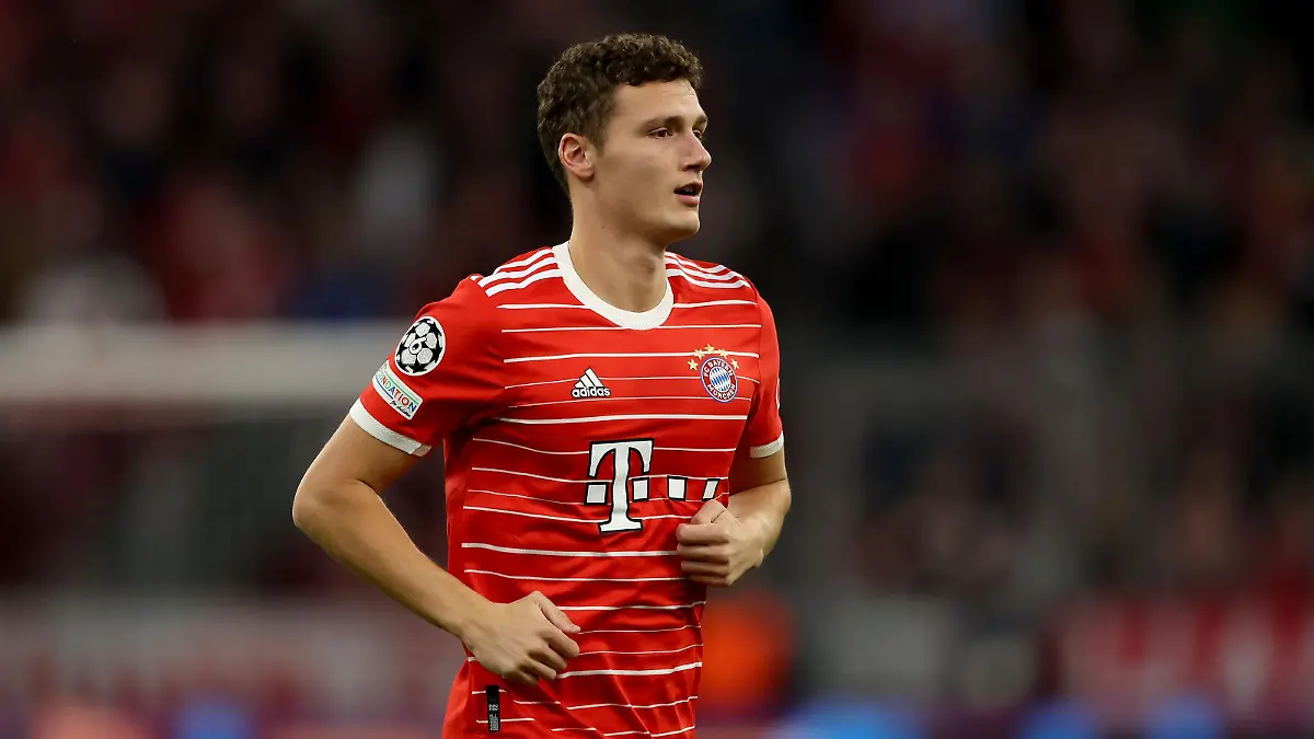 MUNICH, GERMANY - OCTOBER 04: Benjamin Pavard of FC Bayern München looks on during the UEFA Champions League group C match between FC Bayern München and Viktoria Plzen at Allianz Arena on October 04, 2022 in Munich, Germany. (Photo by Alexander Hassenstein/Getty Images)