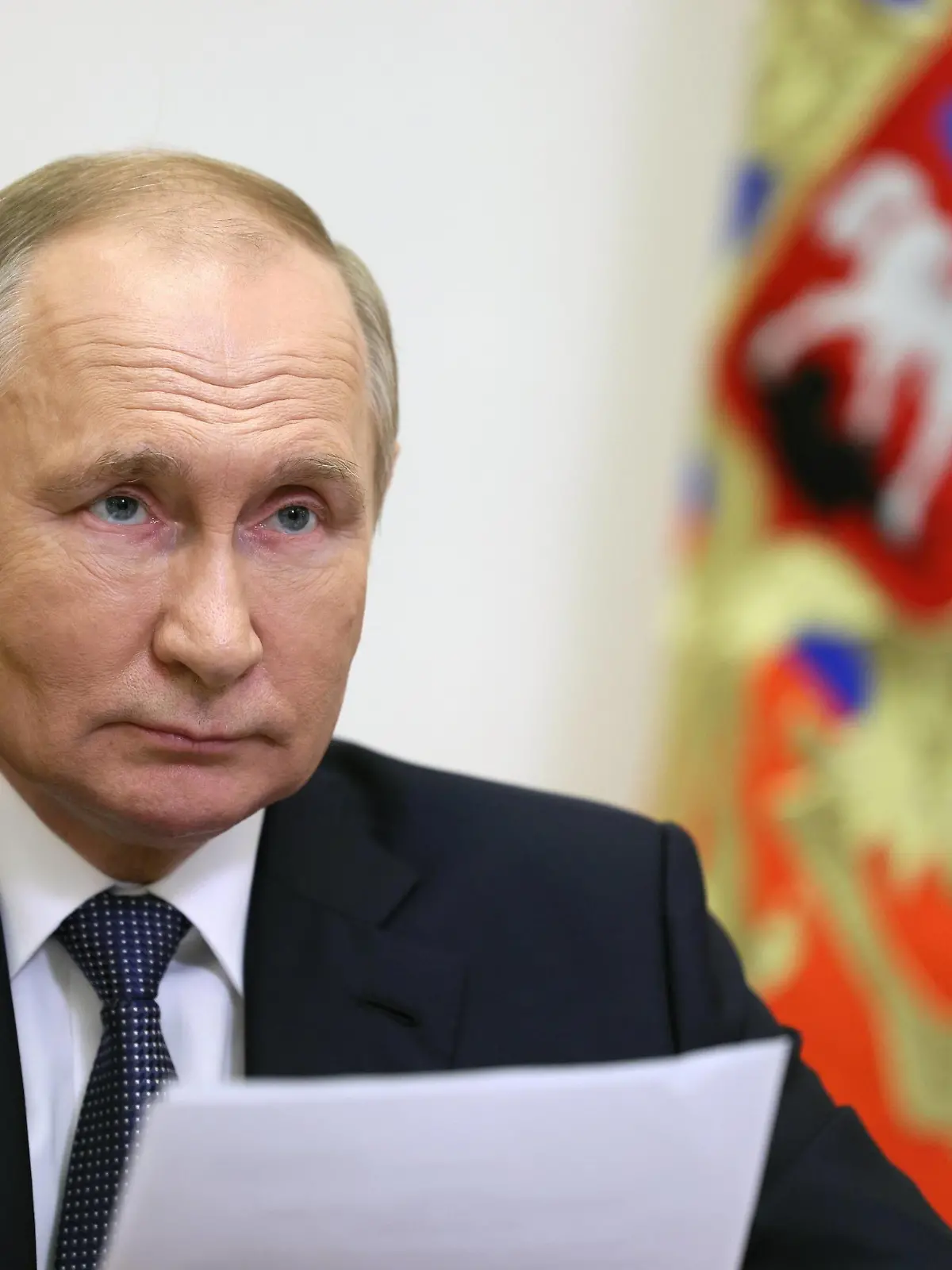  Russia Putin 8300573 21.10.2022 Russian President Vladimir Putin meets with Governor of Magadan Region Sergey Nosov via a video conference call at the Novo-Ogaryovo state residence, outside Moscow, Russia. Gavriil Grigorov / POOL Novo-Ogaryovo Moscow region Russia PUBLICATIONxINxGERxSUIxAUTxONLY Copyright: xGavriilxGrigorovx