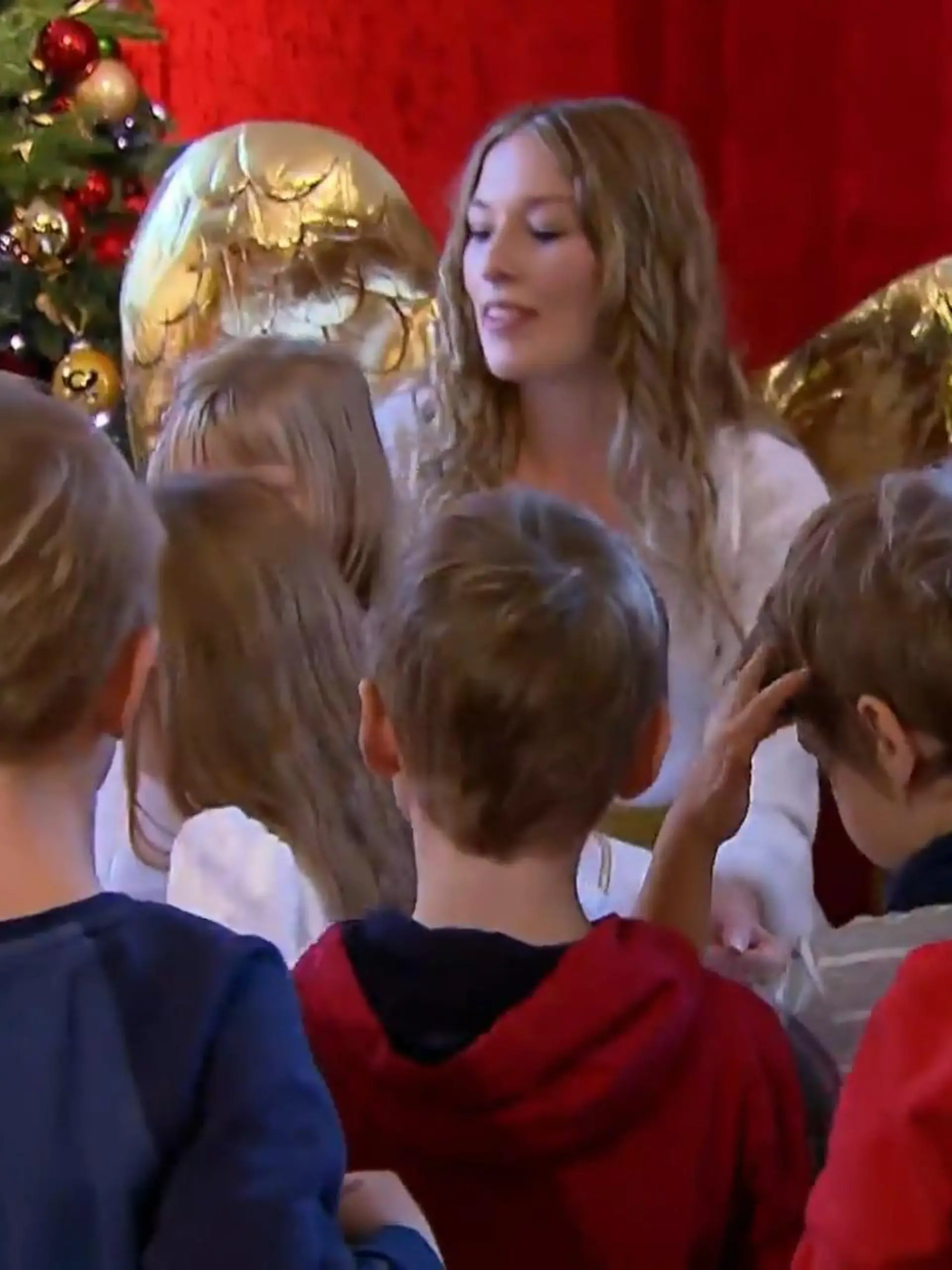 Bild zu: "Christkind-Postfiliale eröffnet"
