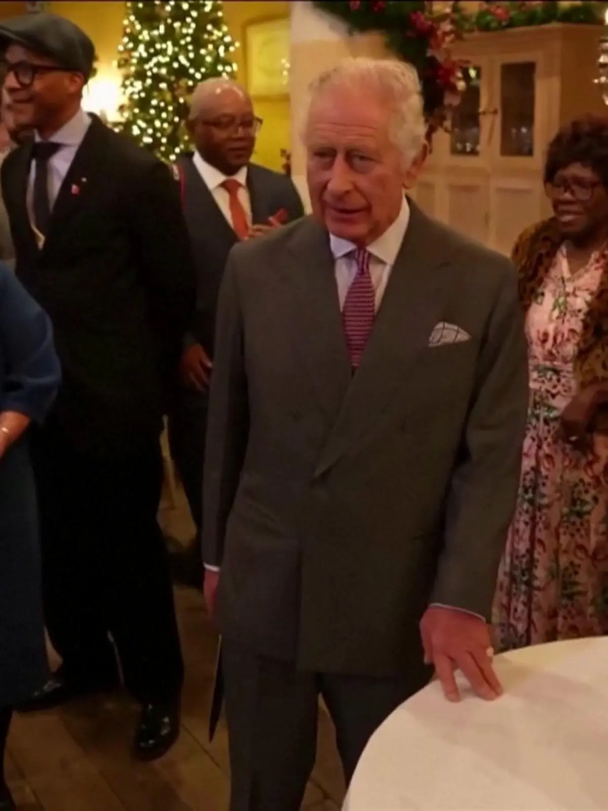 Bild zu: "König Charles feiert 75. Geburtstag"