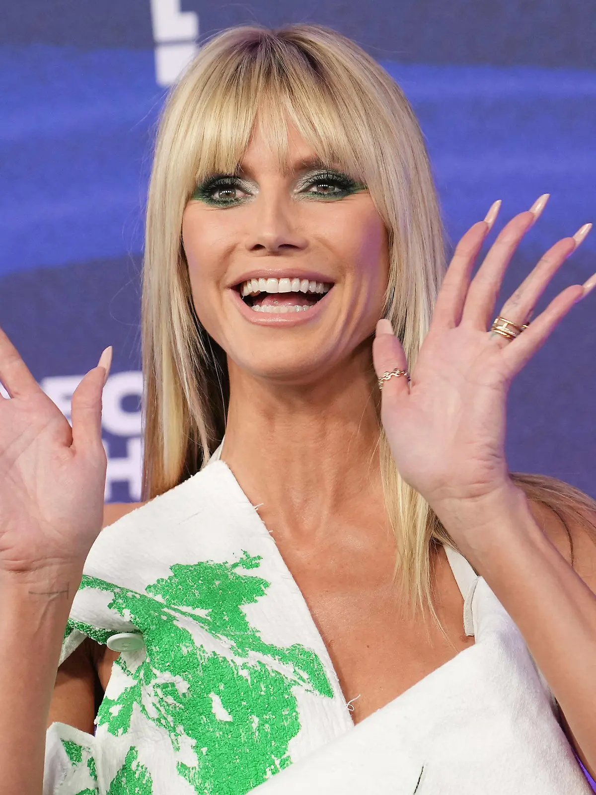 Entertainment Bilder des Tages CA: 2022 People s Choice Awards - Arrivals Heidi Klum arrives at the 2022 People s Choice Awards held at the Barker Hangar in Santa Monica, CA on Tuesday, December 6, 2022. Los Angeles CA USA PUBLICATIONxINxDZAxARGxAUTxBHRxBRAxCANxCHLxCHNxCOLxECUxEGYxGRCxINDxIRNxIRQxISRxJORxKWTxLBNxLBYxMLTxMEXxMARxOMNxPERxQATxSAUxSUIxSYRxTUNxTURxUAExUKxVENxYEMxONLY Copyright: xSipaxUSAx Editorial use only