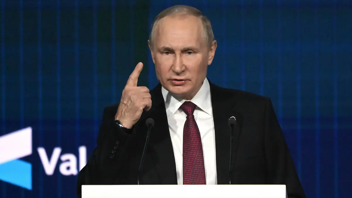  Russia Putin Valdai Discussion Club 8305545 27.10.2022 Russian President Vladimir Putin speaks during a session of the Valdai International Discussion Club outside Moscow, Russia. Sergey Guneev / Sputnik Moscow region Russia PUBLICATIONxINxGERxSUIxAUTxONLY Copyright: xSergeyxGuneevx