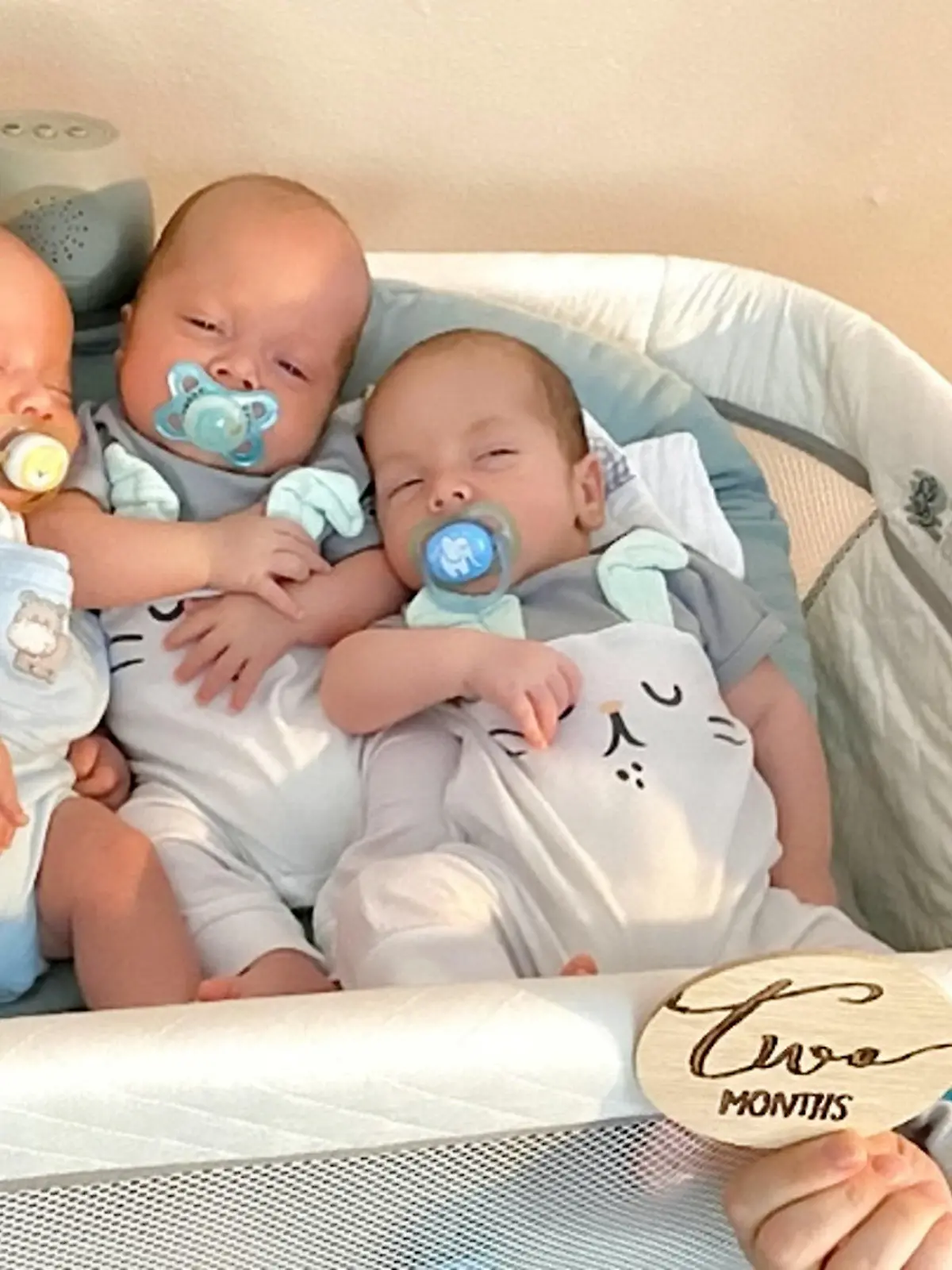 SONDERKONDITIONEN: Satzpreis!
A couple trying for a final baby to complete their family ended up with quadruplets - and have to paint their toenails to tell them apart. See SWNS story SWSMquads. Gaby Hagler, 40, and husband, Patrick, 50, a marriage and family therapist, were ecstatic after finding out they were pregnant in December 2021. The couple have a two-year-old son Sammy together, and they each have a child from a previous relationship. But they were shocked when the sonographer revealed they were expecting naturally conceived quadruplets at their 12-week scan in January 2022 - at one in a million odds. Daunted by the prospect of becoming a family-of-nine, they knew they would have to make big adjustments in their life. Gaby gave birth at 34 weeks to Adam, 4 lbs 8oz, Bennett, 4 Lbs 7oz, Coby, 4lbs and Dane, 4lbs 1oz, via a planned c-section on June 22 this year, at the Womans Hospital of Texas, Houston. The quadruplets were all home in Katy, Texas, US, by July 2022. Now the family get through 47 nappies, 32 bottles, a packet and a half of wipes, and three loads of baby laundry every day. SONDERKONDITIONEN: Satzpreis!
A couple trying for a final baby to complete their family ended up with quadruplets - and have to paint their toenails to tell them apart. See SWNS story SWSMquads. Gaby Hagler, 40, and husband, Patrick, 50, a marriage and family therapist, were ecstatic after finding out they were pregnant in December 2021. The couple have a two-year-old son Sammy together, and they each have a child from a previous relationship. But they were shocked when the sonographer revealed they were expecting naturally conceived quadruplets at their 12-week scan in January 2022 - at one in a million odds. Daunted by the prospect of becoming a family-of-nine, they knew they would have to make big adjustments in their life. Gaby gave birth at 34 weeks to Adam, 4 lbs 8oz, Bennett, 4 Lbs 7oz, Coby, 4lbs and Dane, 4lbs 1oz, via a planned c-section on June 22 this year, at the Womans Hospital of Texas, Houston. The quadruplets were all home in Katy, Texas, US, by July 2022. Now the family get through 47 nappies, 32 bottles, a packet and a half of wipes, and three loads of baby laundry every day.  / action press