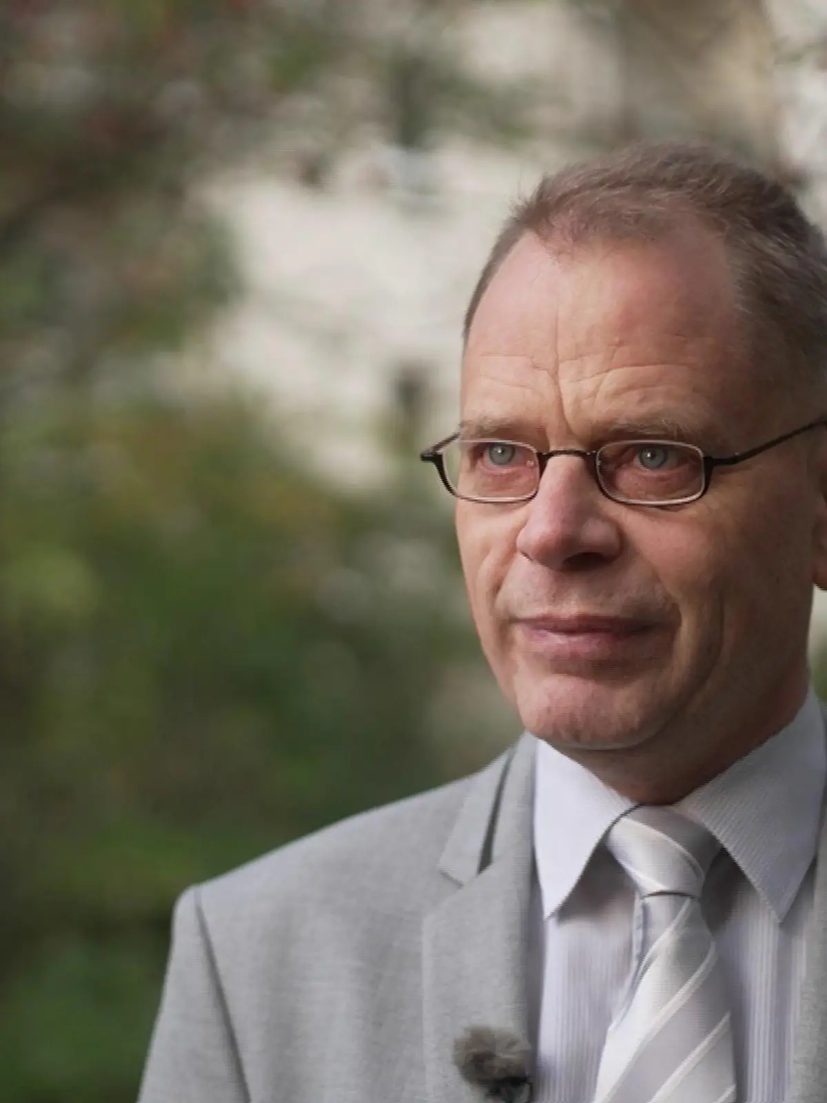 Dr. Dirk Baumeier (53) ist Diplom-Psychologe und Psychotherapeut.