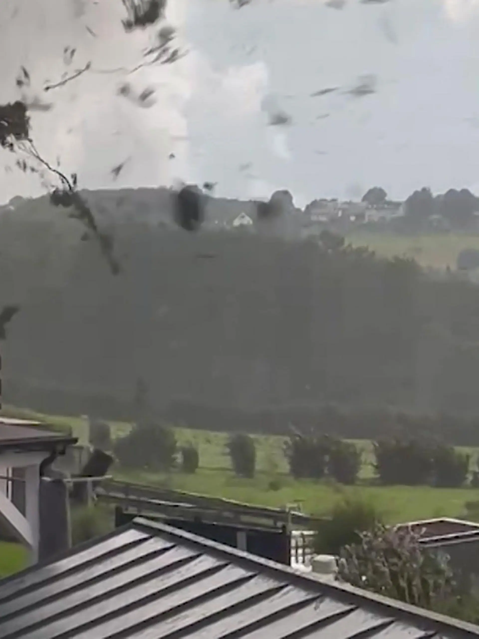 Bild zu: "Tornado in Wuppertal"