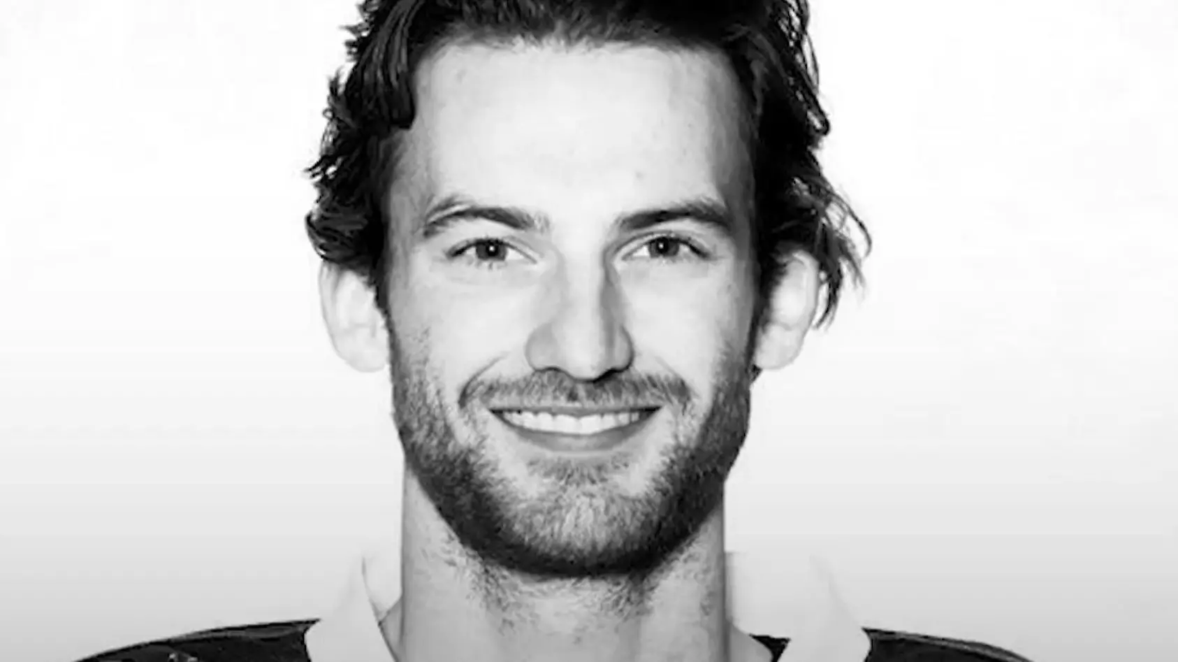 Beim Eishockey Kehle aufgeschlitzt