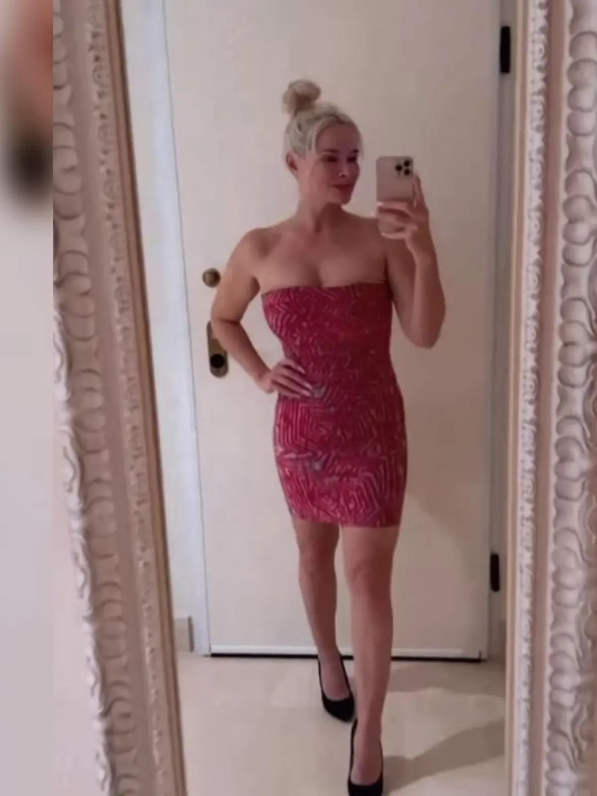 Daniela Katzenberger feiert ihren Abnehmerfolg in einem Kleid, das ihr elf Jahre nicht mehr gepasst hat.