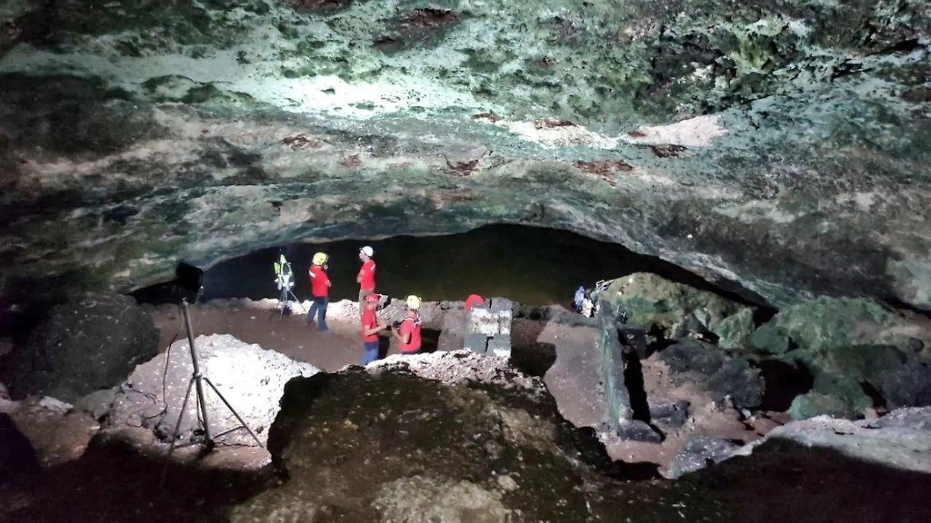 Taucher Miquel Perelló überlebte in Unterwasserhöhle Cova de sa Gleda.