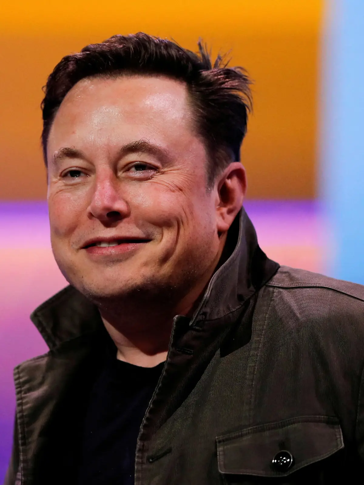 FILE PHOTO: SpaceX owner and Tesla CEO Elon Musk smiles at the E3 gaming convention in Los Angeles, California, U.S., June 13, 2019.  REUTERS/Mike Blake/File Photo