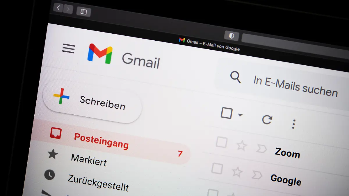 ILLUSTRATION - Das Gmail Postfach, aufgenommen am 17.11.2020 in Berlin auf einem Laptop-Bildschirm (gestellte Szene). Foto: Catherine Waibel