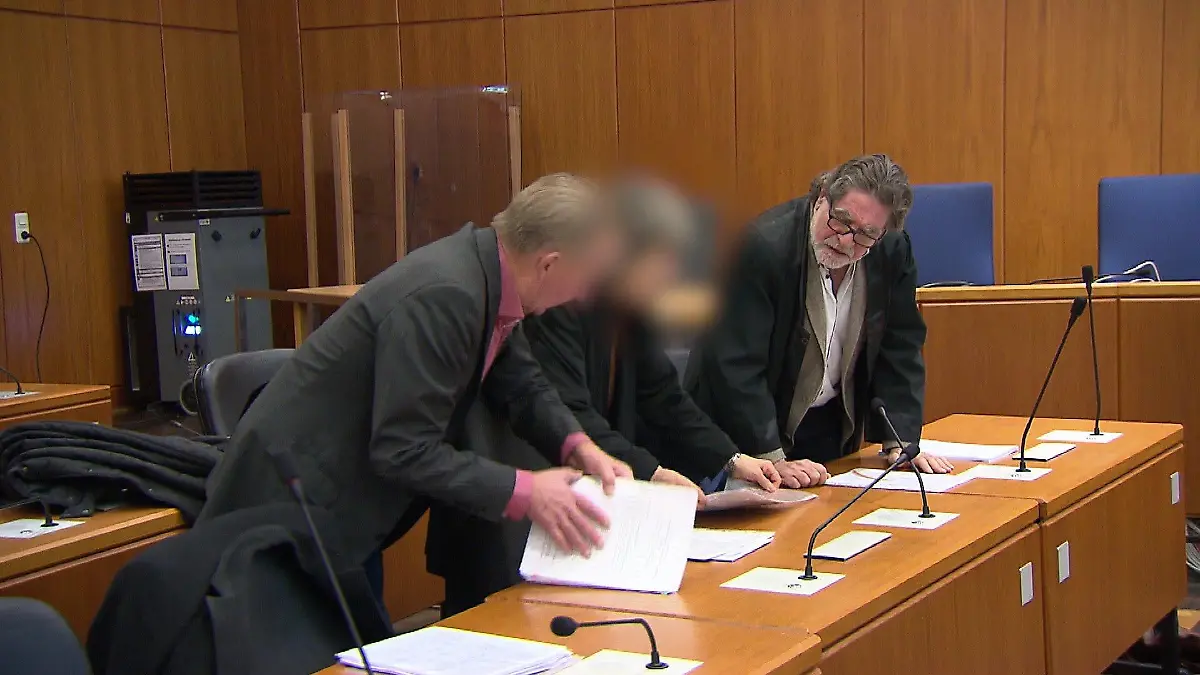 Mutmaßliche Sektenführerin Sylvia D. am Frankfurter Landgericht.