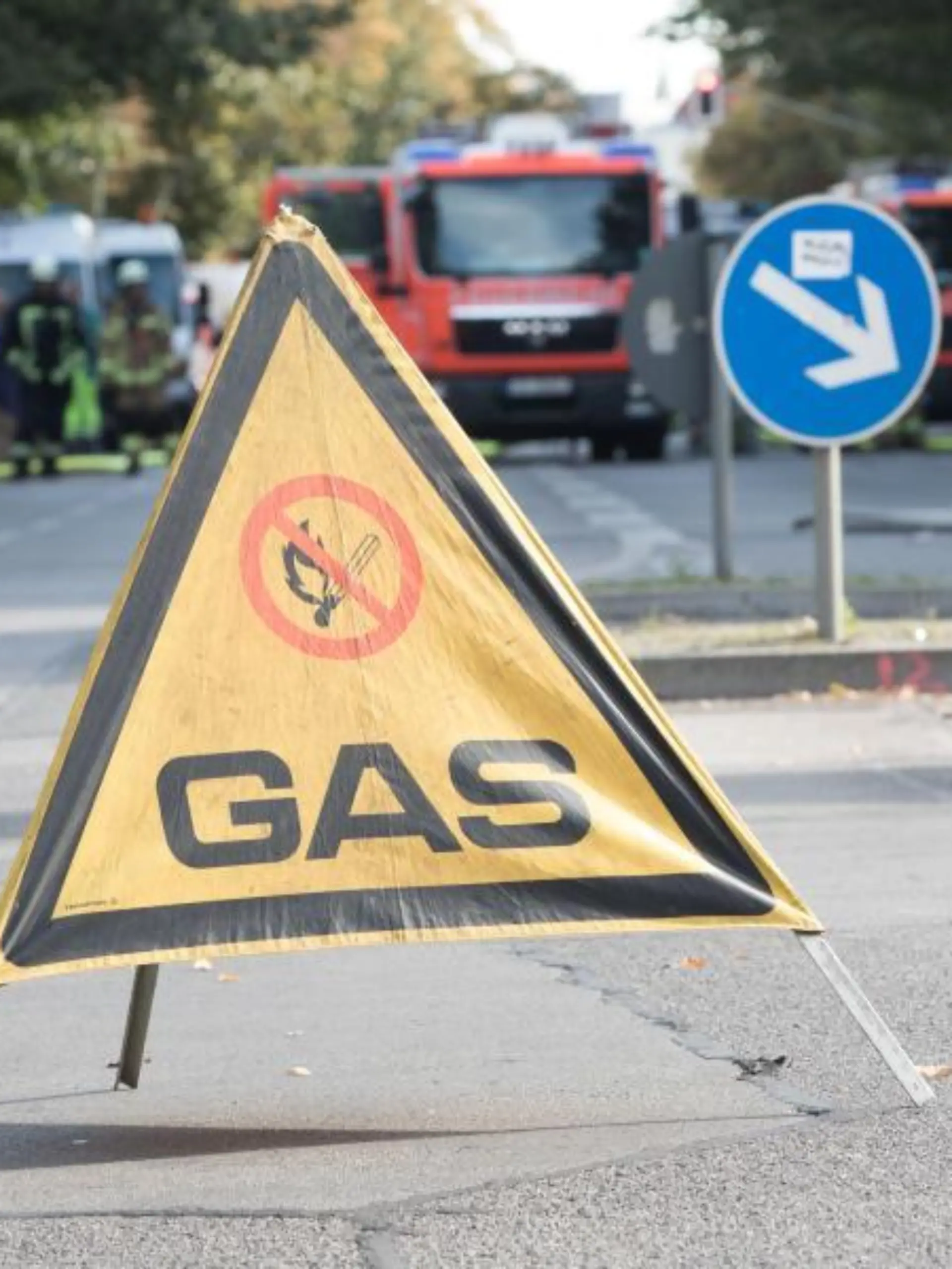 Ein Warnschild weist auf ein Gasleck hin