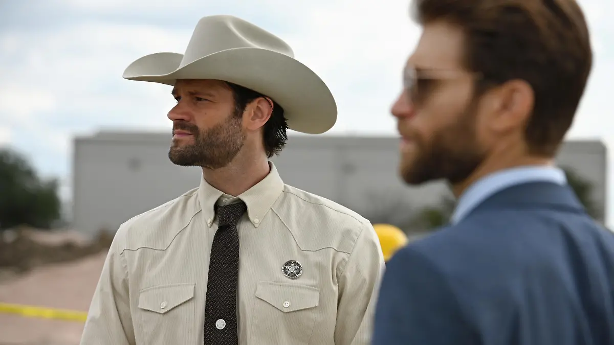 Walker -- “Partners and Third Wheels” -- Image Number: WLK205b_0206r -- Pictured (L-R): Jared Padalecki as Cordell Walker -- Photo: Rebecca Brenneman/The CW -- © 2021 The CW Network, LLC. All Rights Reserved.