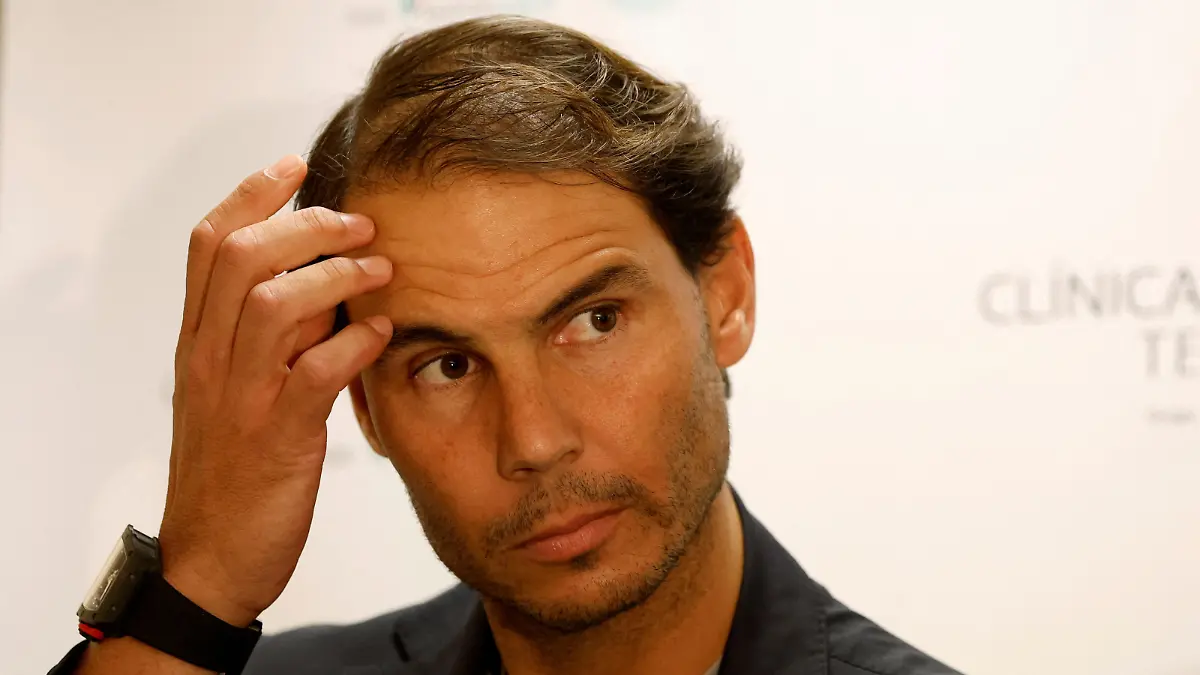Tennis - Rafael Nadal visits Barcelona's tennis clinic - Teknon Tennis Clinic, Barcelona, Spain - November 15, 2023 Spain's Rafael Nadal during his visit REUTERS/Albert Gea