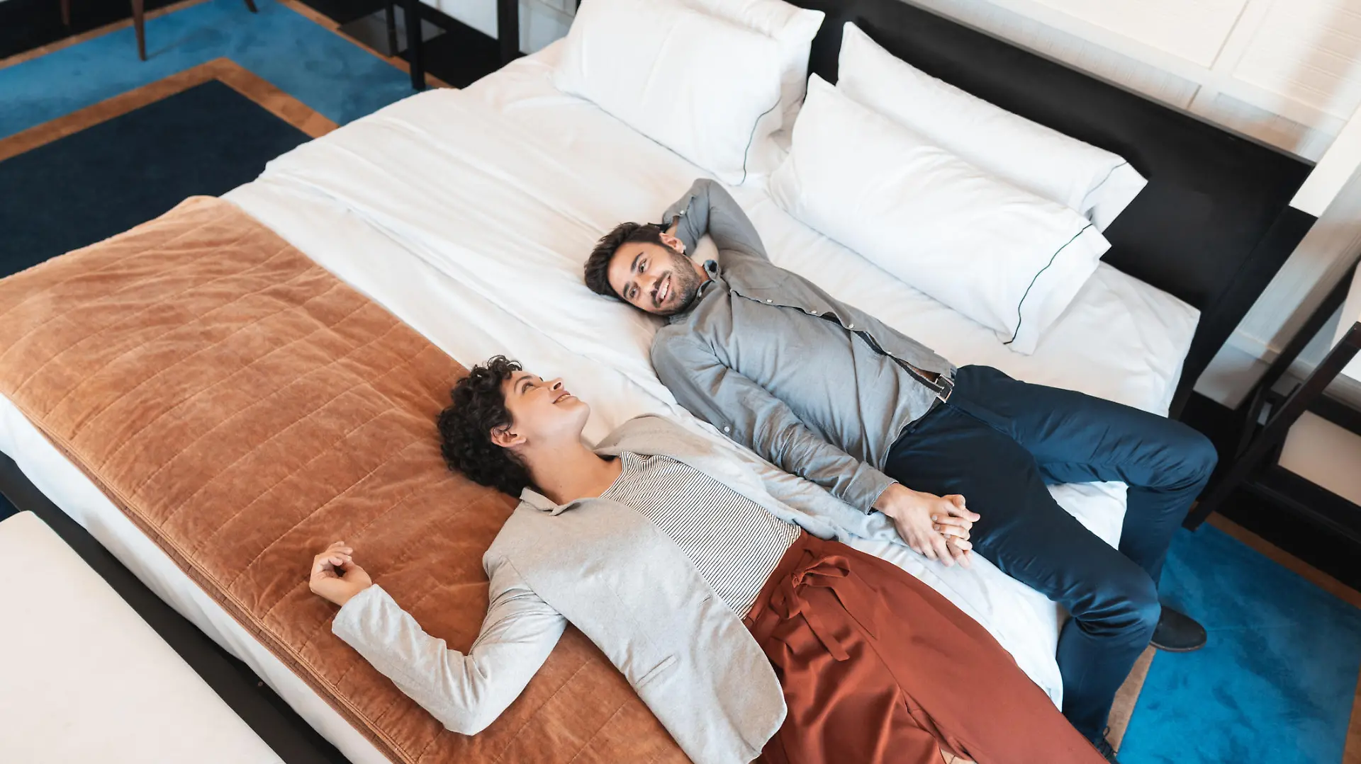 Couple - Relationship, Relaxation, Comfortable, Love - Emotion, Hotel Room