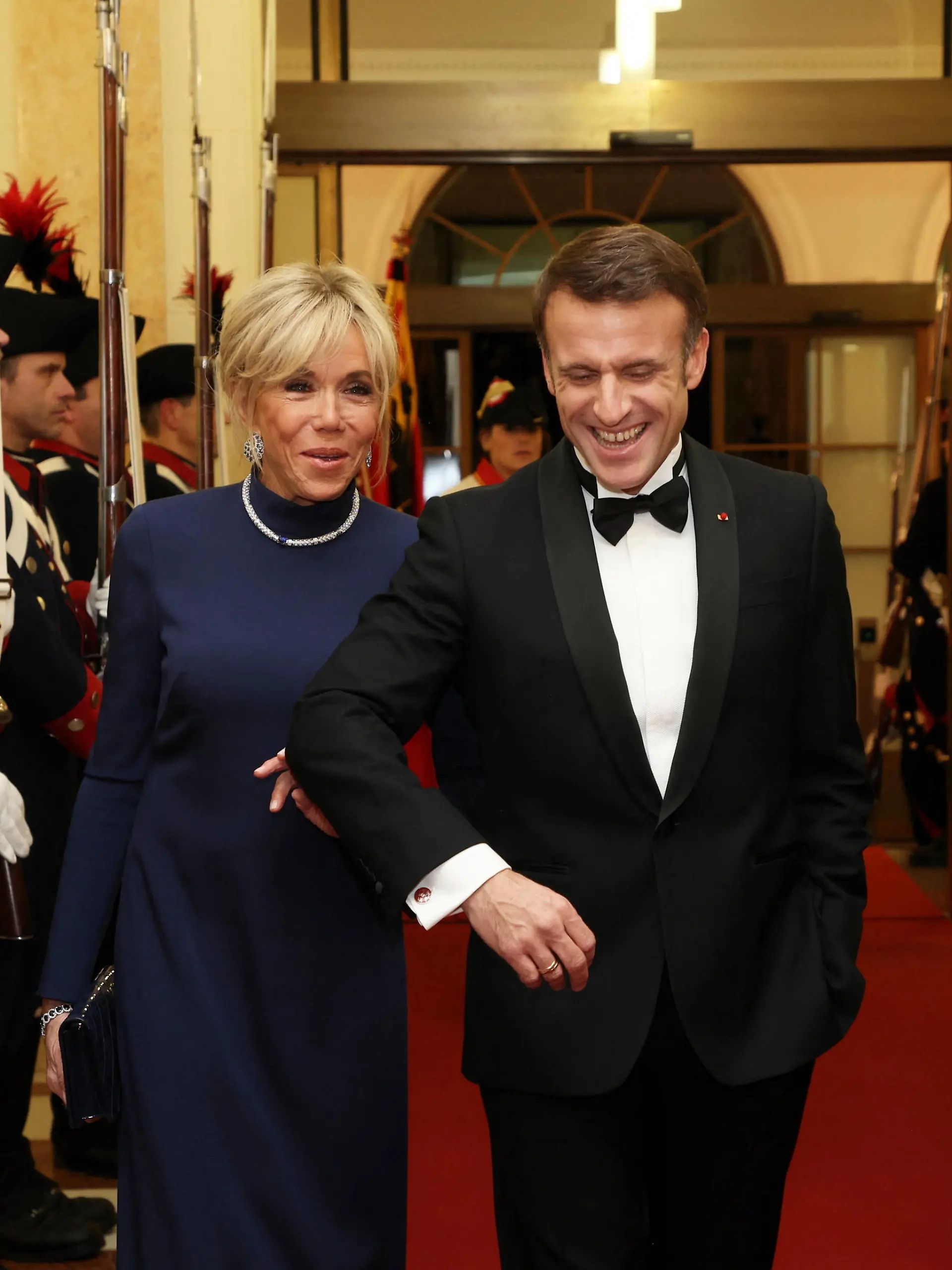 Dîner d'état en l'honneur du président Emmanuel Macron et sa femme Brigitte Macron offert par le président de la Confédération suisse à Berne le 15 novembre 2023. Le président de la République Française et sa femme sont en visite détat à linvitation du Conseil fédéral suisse. La Confédération suisse accueille la première communité française à létranger, avec près de 200 000 inscrits au registre consulaire. La Suisse est un partenaire économique très important, et nos relations denses avec des investissements croisés très importants, faisant de la Suisse le 3ème investisseur en France et réciproquement. Par ailleurs, la France et la Suisse sont Etats hôtes de lOrganisation européenne pour la recherche nucléaire (CERN) à Genève, modèle dinnovation technologique dans le monde entier. Dans le contexte international actuel, cette visite sera l'occasion d'échanger sur le renforcement de la coopération entre la France et la Suisse face aux grandes crises, notamment sur la guerre en Ukraine ou la situation au Proche-Orient. La visite du chef de lEtat sinscrit également dans une nouvelle dynamique des coopérations avec la Suisse à léchelle continentale, puisque la Confédération sest pleinement investie au sein de la Communauté politique européenne, et la relance des discussions entre la Suisse et lUnion européenne. © Dominique Jacovides / Bestimage State dinner in honour of President Emmanuel Macron and his wife Brigitte Macron hosted by the President of the Swiss Confederation in Bern on 15 November 2023. The President of the French Republic and his wife are on a state visit at the invitation of the Swiss Federal Council. The Swiss Confederation is home to France's largest community abroad, with almost 200,000 people on its consular register. Switzerland is a very important economic partner, and our relations are very close, with substantial cross-investment, making Switzerland the 3rd largest investor in France and vice versa. France and Switzerland are also host states to the European Organization for Nuclear Research (CERN) in Geneva, a model of technological innovation for the entire world. In the current international context, this visit will be an opportunity to exchange views on strengthening cooperation between France and Switzerland in the face of major crises, in particular the war in Ukraine and the situation in the Middle East. The Head of State's visit is also part of a new dynamic of cooperation with Switzerland on a continental scale, since the Confederation has fully invested itself within the European Political Community, and the relaunch of discussions between Switzerland and the European Union. / action press