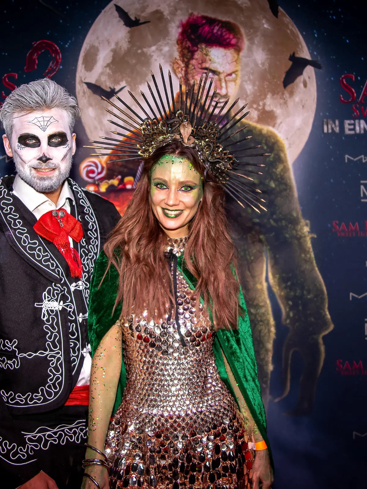 Das Event von Sam Dylan "Sweet House of Horror 2" lockte wieder zahlreiche Stars und Promis aus dem Fernsehen an. Paßt zur Zeit alle im Halloween-Kostüm.