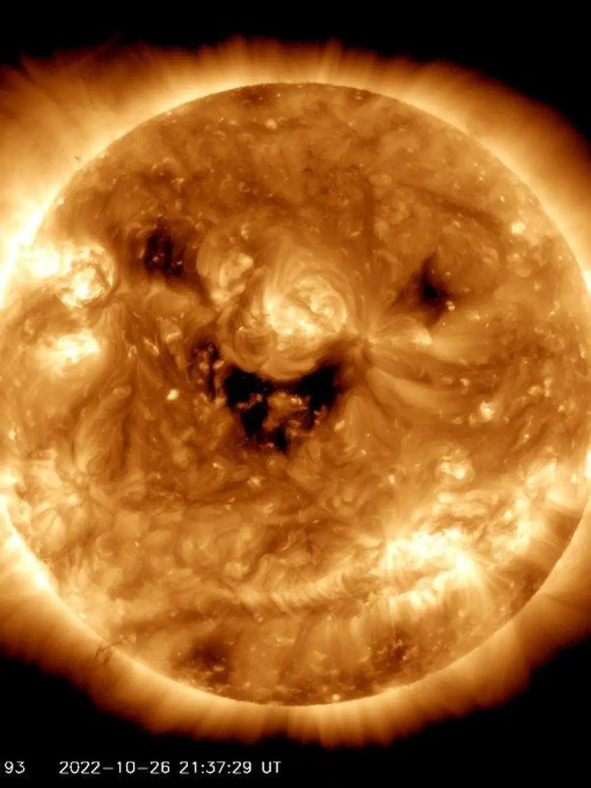 Die NASA twittert Foto von lachender Sonne