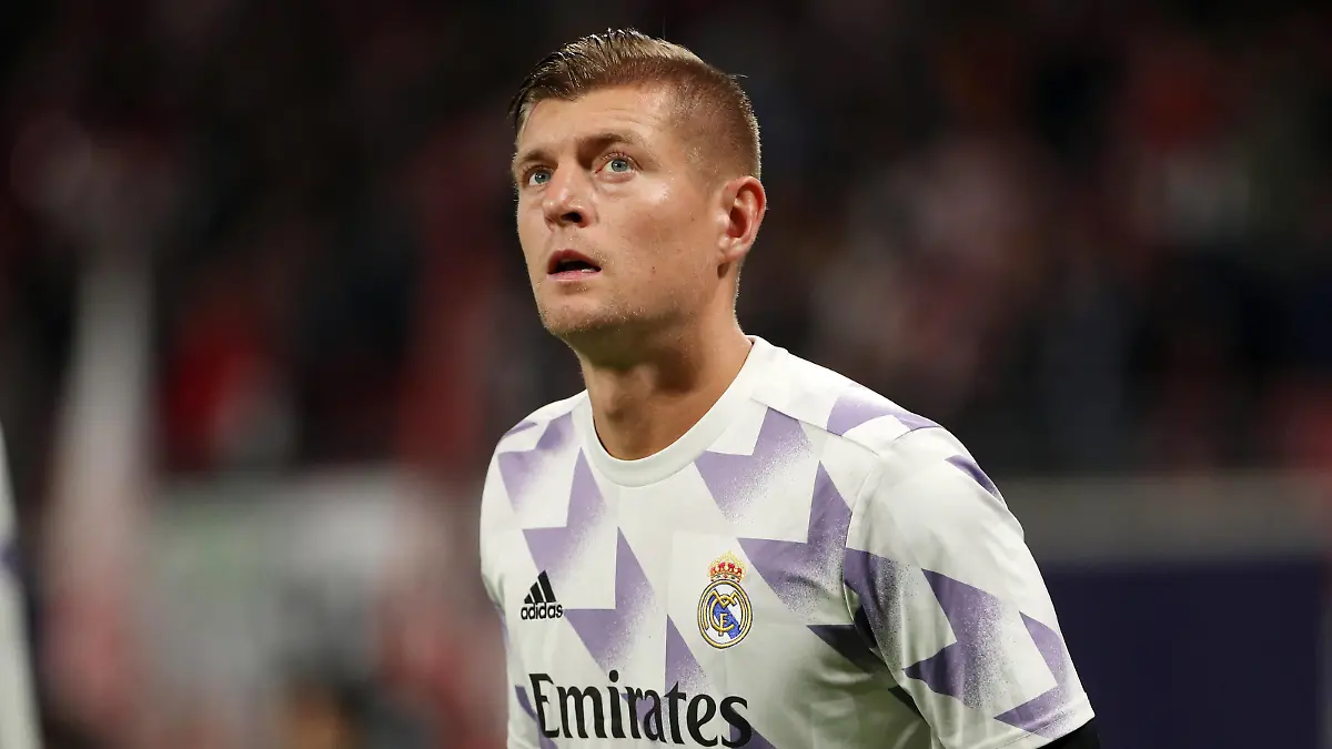 Toni Kroos / Aktion / Oberkoerper Oberkörper / / Fußball Fussball / UEFA Champions League CL Herren / Saison 2022/2023 / 25.10.2022 / Rasen Ballsport RB Leipzig RBL vs. Real Madrid / DFL regulations prohibit any use of photographs as image sequences and/or quasi-video. / *** Toni Kroos action upper body upper body sports football soccer UEFA Champions League CL men season 2022 2023 25 10 2022 Rasen Ballsport RB Leipzig RBL vs Real Madrid DFL regulations prohibit any use of photographs as image sequences and or quasi video