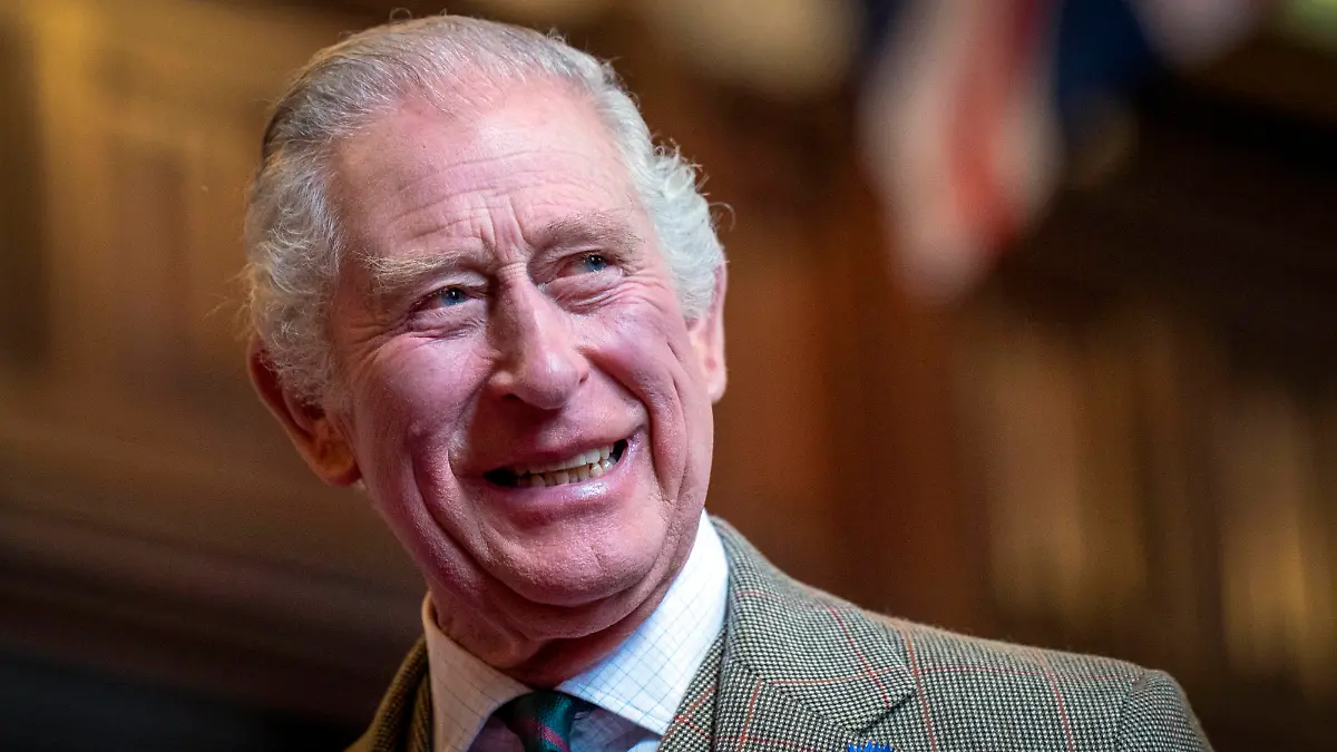  . 17/10/2022. Aberdeen, United Kingdom. King Charles III during a visit to Aberdeen in Scotland, where he met families who have settled in the city from Afghanistan, Syria and Ukraine. PUBLICATIONxINxGERxSUIxAUTxHUNxONLY xPoolx/xi-Imagesx IIM-23849-0011