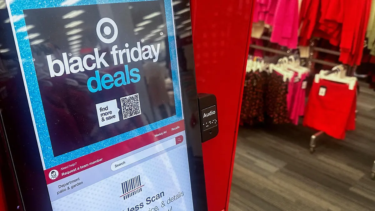 FILE PHOTO: A Black Friday advertisement is seen on a touchless scanner at aTarget store in Port Washington, New York, U.S., November 15, 2023.  REUTERS/Shannon Stapleton/File Photo