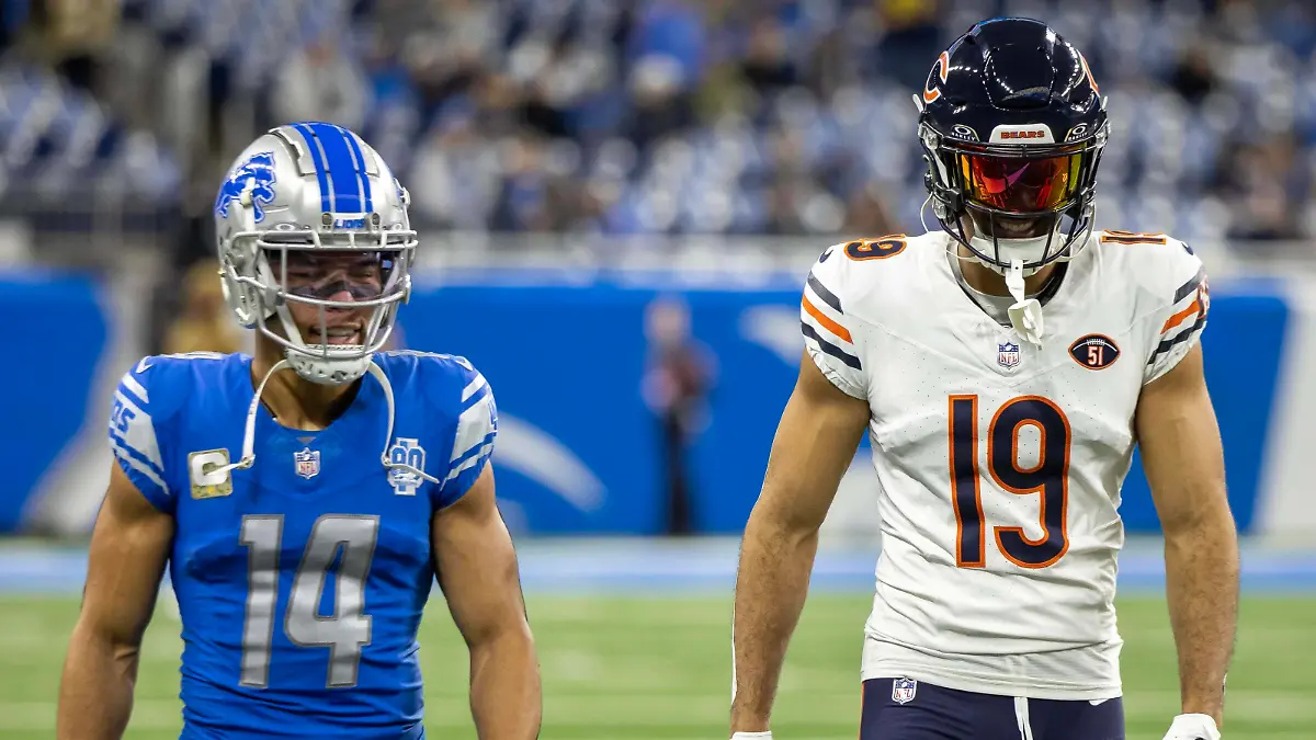 NFL, American Football Herren, USA Chicago Bears at Detroit Lions Nov 19, 2023 Detroit, Michigan, USA Detroit Lions wide receiver Amon-Ra St. Brown 14 and his brother Chicago Bears wide receiver Equanimeous St. Brown 19 in warms up at Ford Field. Detroit Ford Field Michigan USA, EDITORIAL USE ONLY PUBLICATIONxINxGERxSUIxAUTxONLY Copyright: xDavidxReginekx 20231119_szo_kd7_0030