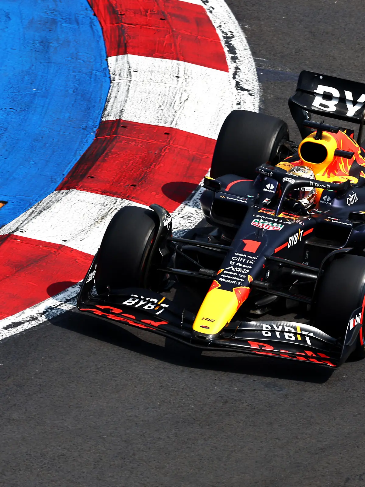 MEXICO CITY, MEXICO - OCTOBER 29: Max Verstappen of the Netherlands driving the (1) Oracle Red Bull Racing RB18 on track during final practice ahead of the F1 Grand Prix of Mexico at Autodromo Hermanos Rodriguez on October 29, 2022 in Mexico City, Mexico. (Photo by Mark Thompson/Getty Images )
