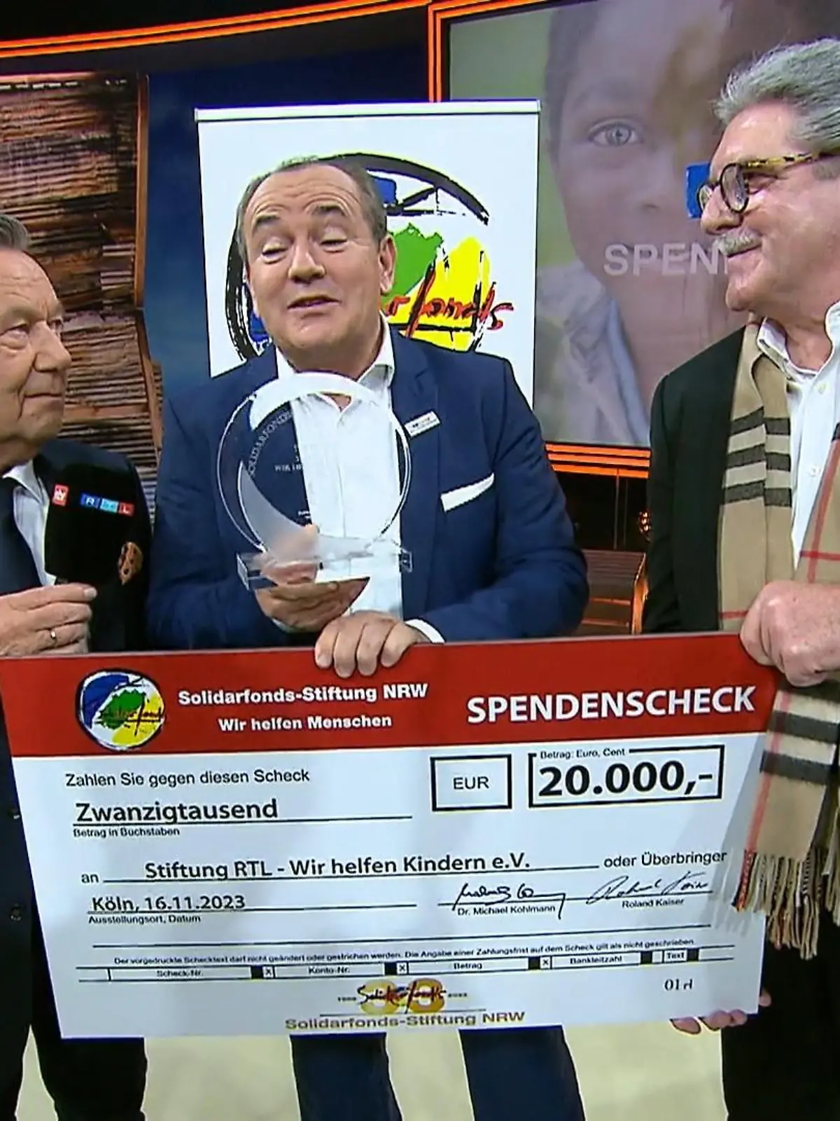 Bild zu: "Solidarfonds-Stiftungspreis verliehen"