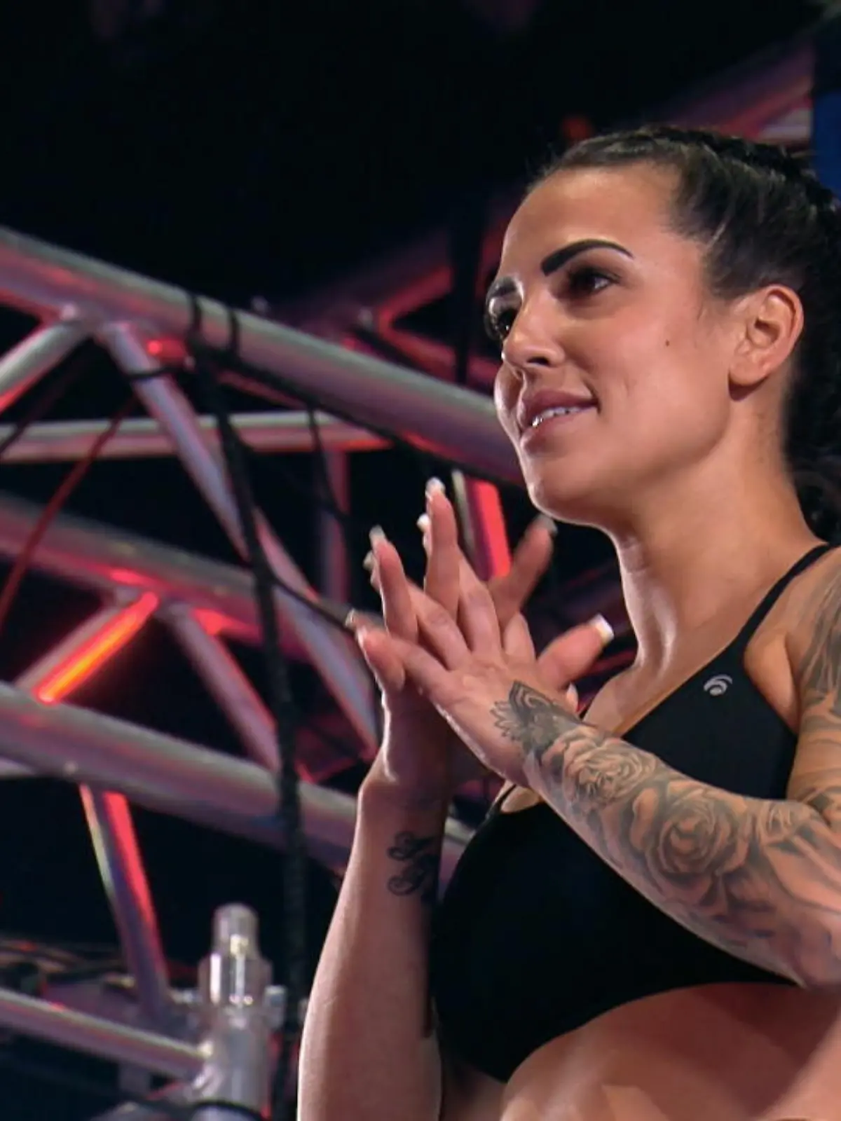 Bild zu: "Elena Miras geht voll die Düse"