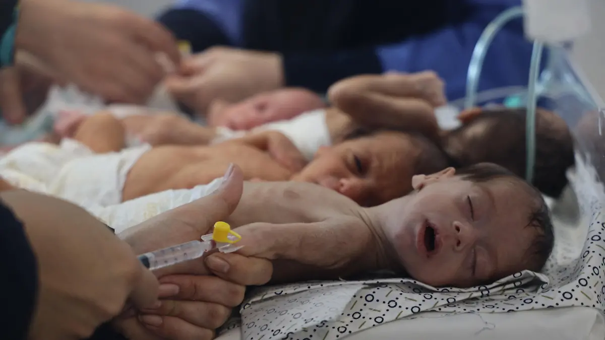 On 19 November 2023, babies rescued from Al-Shifa hospital in northern Gaza are relocated to the Al-Helal Al-Emarati Hospital in Rafah, in the south of the Strip. Thirty-one babies clinging to life were rescued from Al-Shifa hospital in northern Gaza and relocated to the south of the Strip. UNICEF, working with WHO, UNRWA, OCHA, UNMAS, as part of an interagency UN effort, alongside the Palestinian Red Crescent Society, medical authorities and staff at the hospital conducted the operation during extremely dangerous conditions. The newborns condition was rapidly deteriorating, and follows the tragic death of several other babies, and total collapse of all medical services at Al-Shifa. The newborns were transferred, following requests from the health authorities, in temperature-controlled incubators under the supervision of medical staff from Al-Shifa hospital to the Al-Helal Al-Emarati Hospital in Rafah, southern Gaza, where their condition is now being stabilized and they are being cared for in the neonatal intensive care unit. UNICEF and partners are supporting the identification and registration of the babies to help trace and reunify them with their parents and family members where possible. © Eyad El Baba/UNICEF via Bestimage / action press