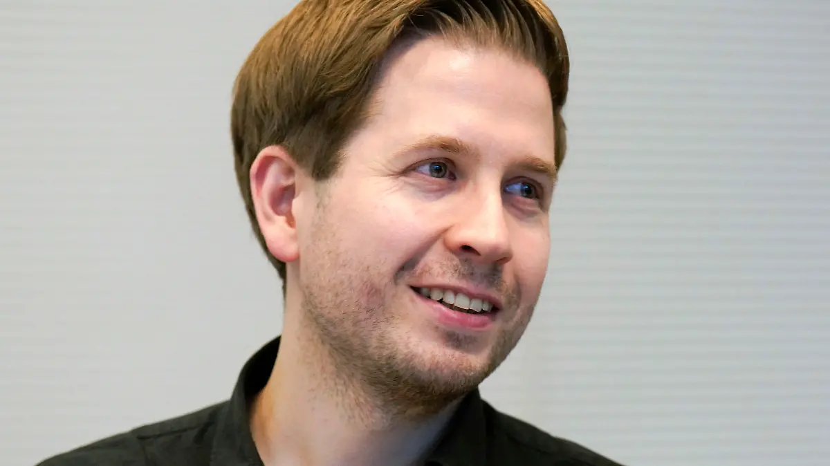 Kevin Kühnert bei der Fraktionssitzung der SPD-Bundestagsfraktion im Reichstagsgebäude. Berlin, 07.11.2023
