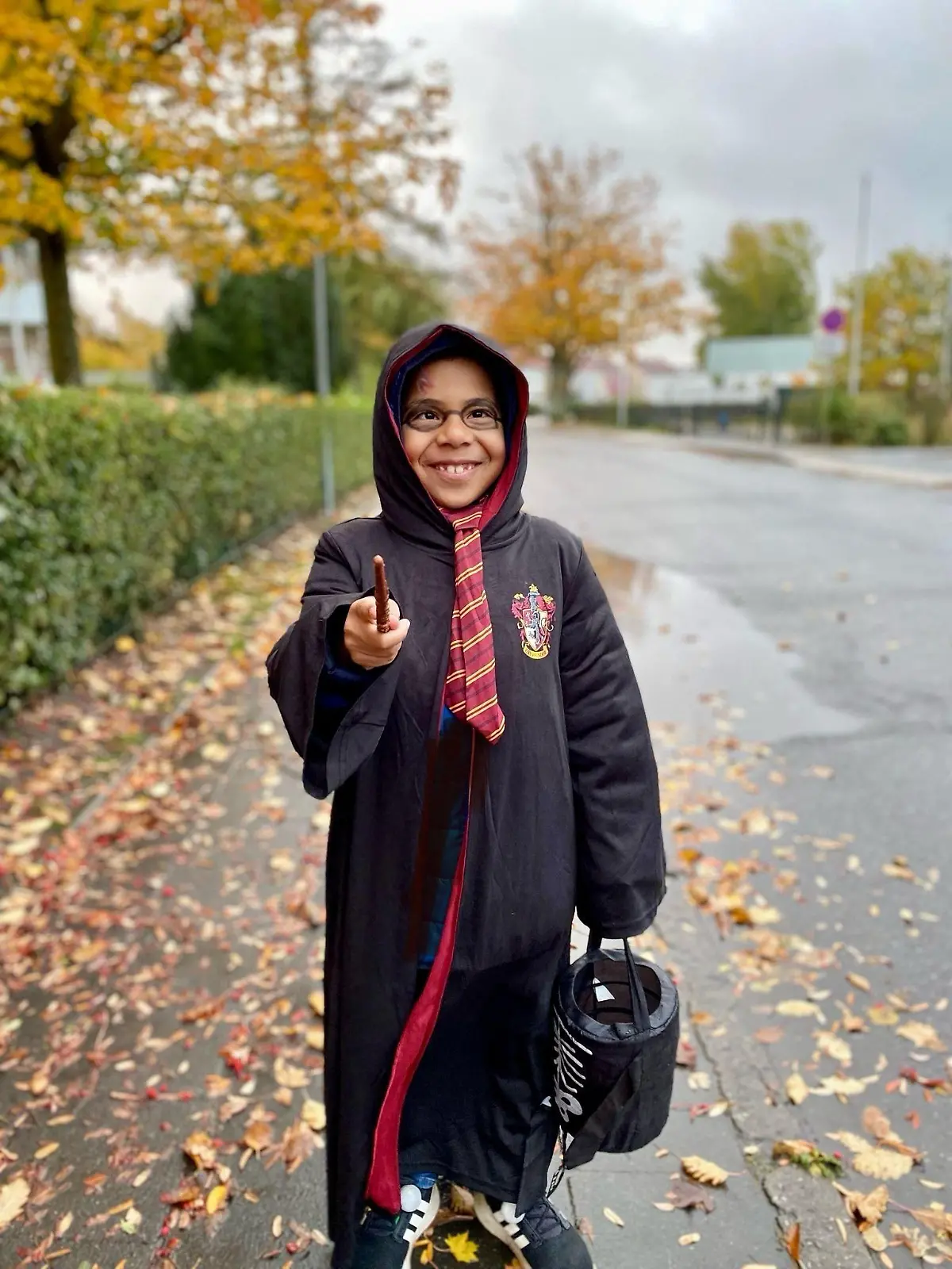 Sisco als Harry Potter verkleidet