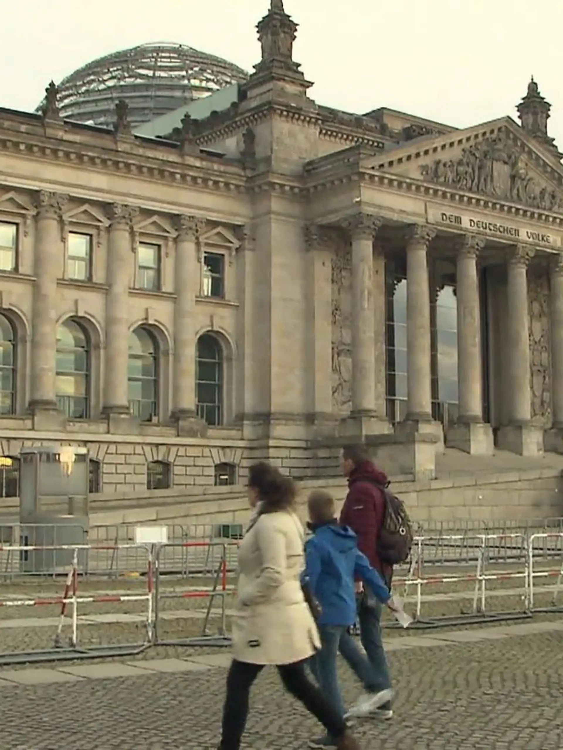Bild zu: "Bund unter Druck"